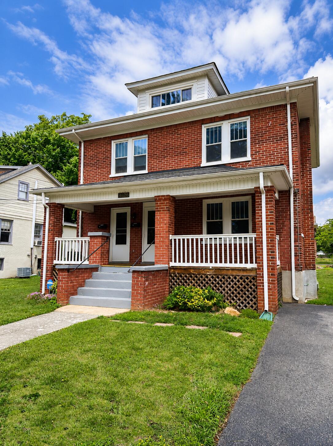 2818 Burton Ave NW B - Lower — photo