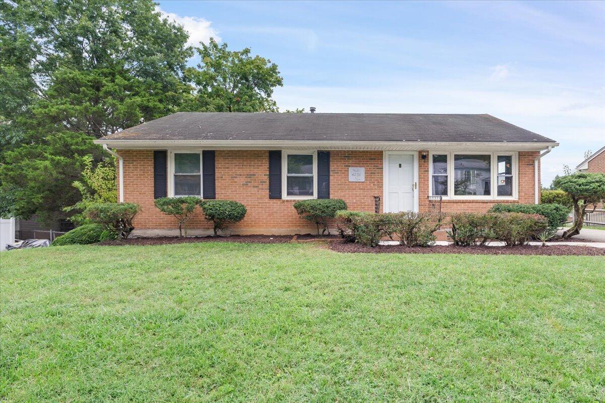 4731 Sanders Dr NE — photo