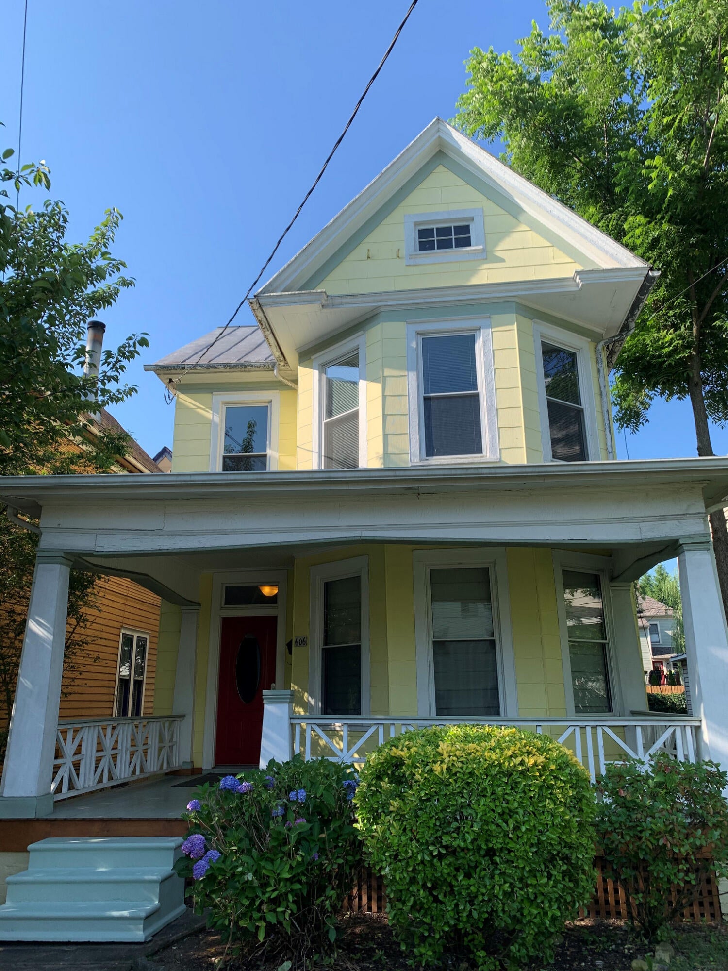 606 Elm Ave SW — photo