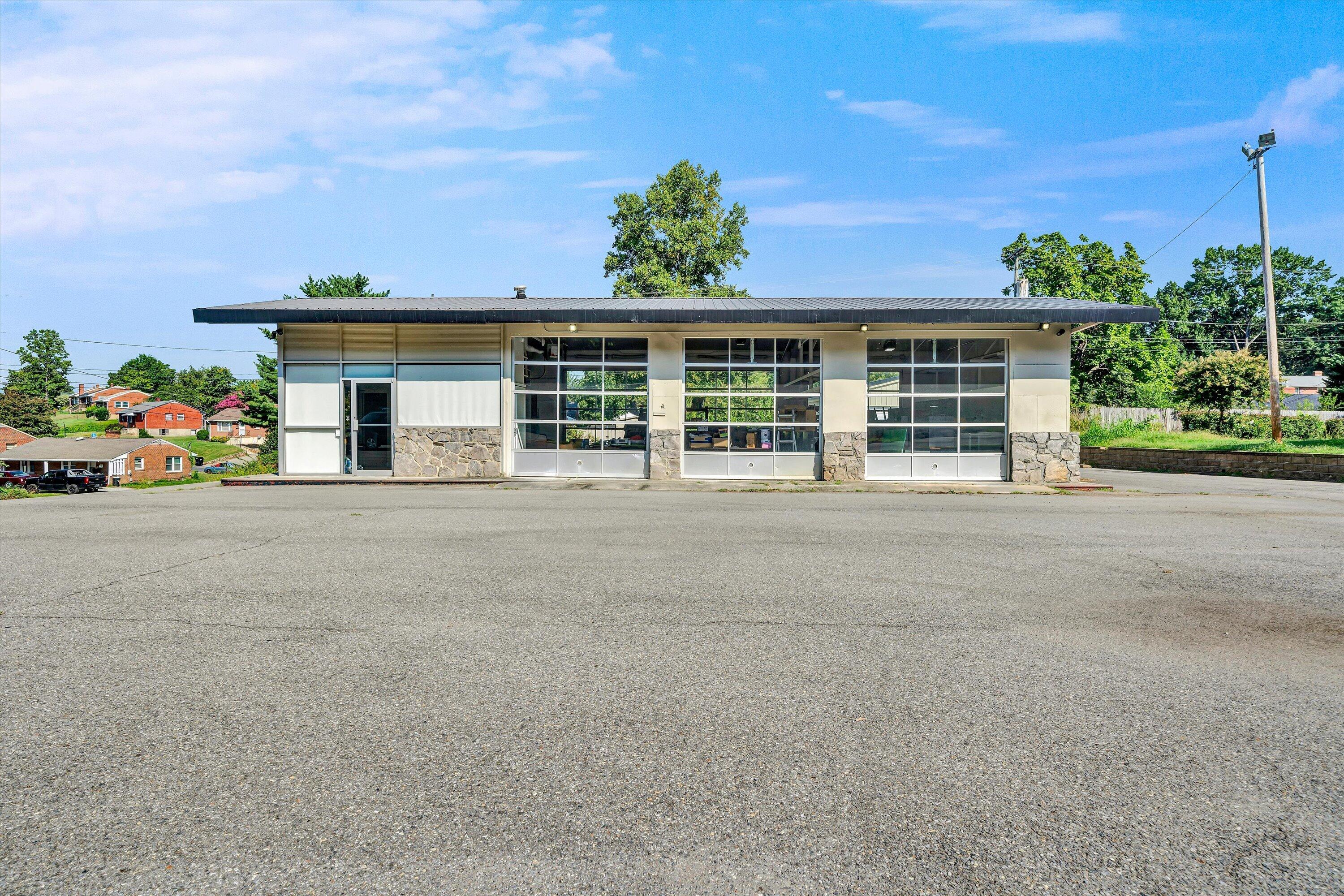 3137 Brambleton Ave SW — photo