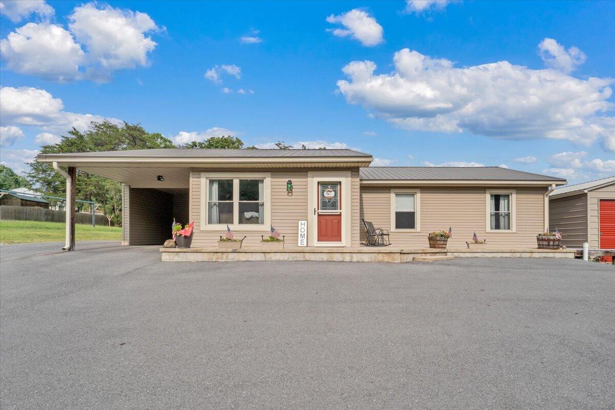 102 Falcon Ridge Rd — photo