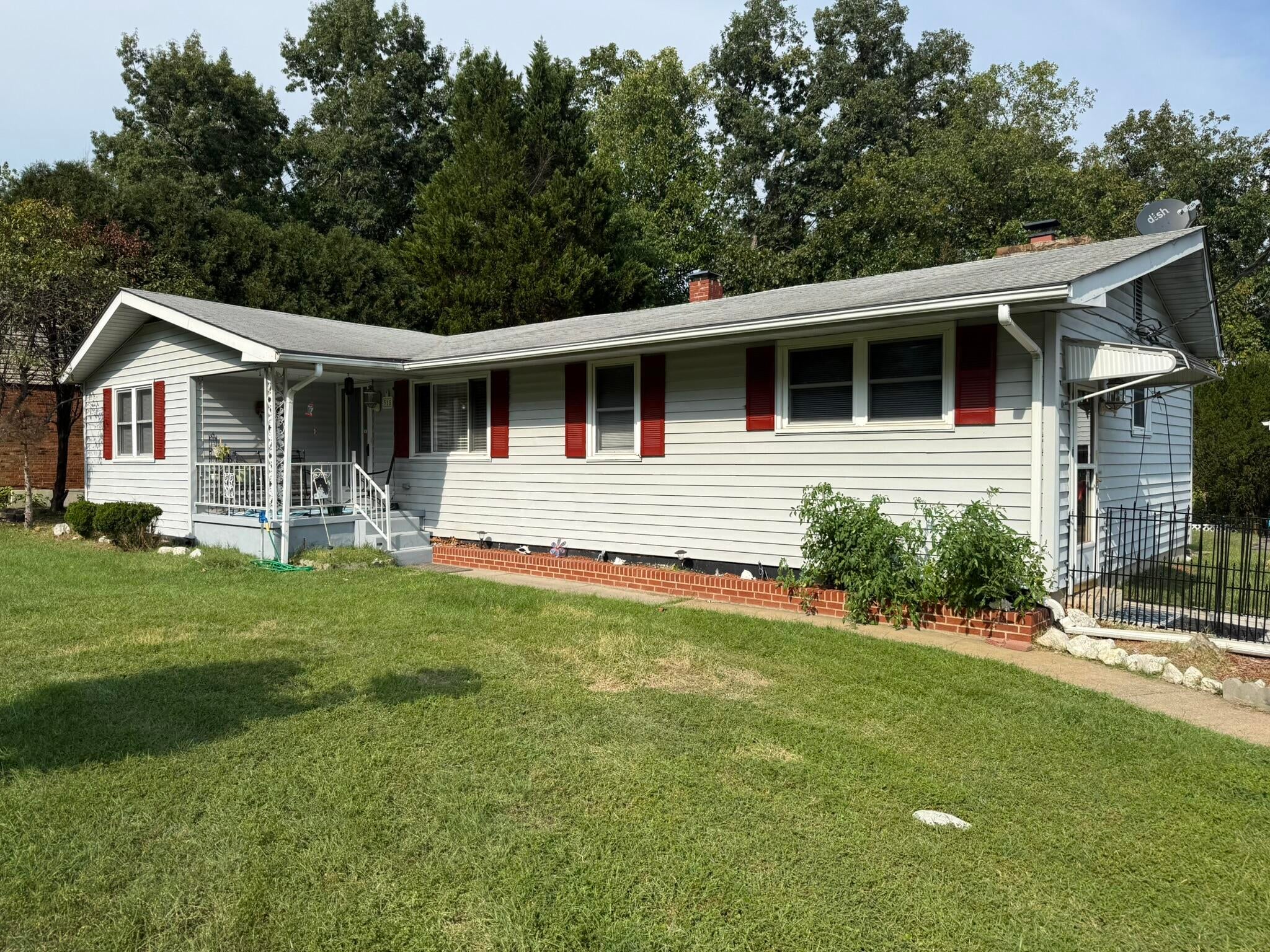 315 Wintergreen Ave — photo