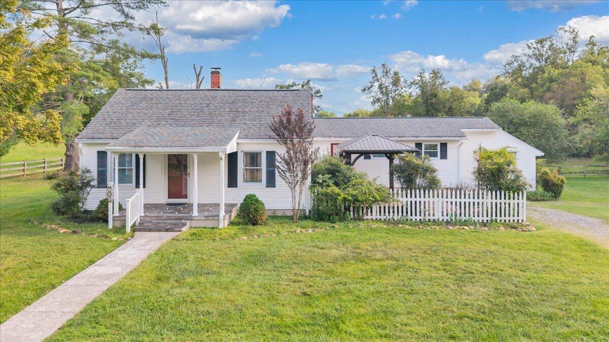 105 Lacey Ln — photo