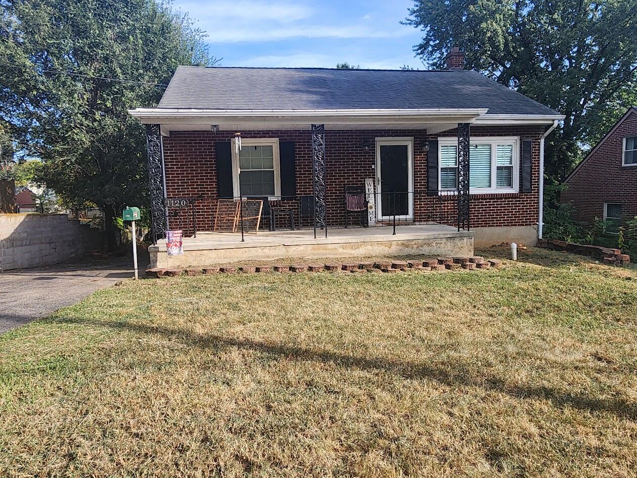 1120 Fisher Ave — photo