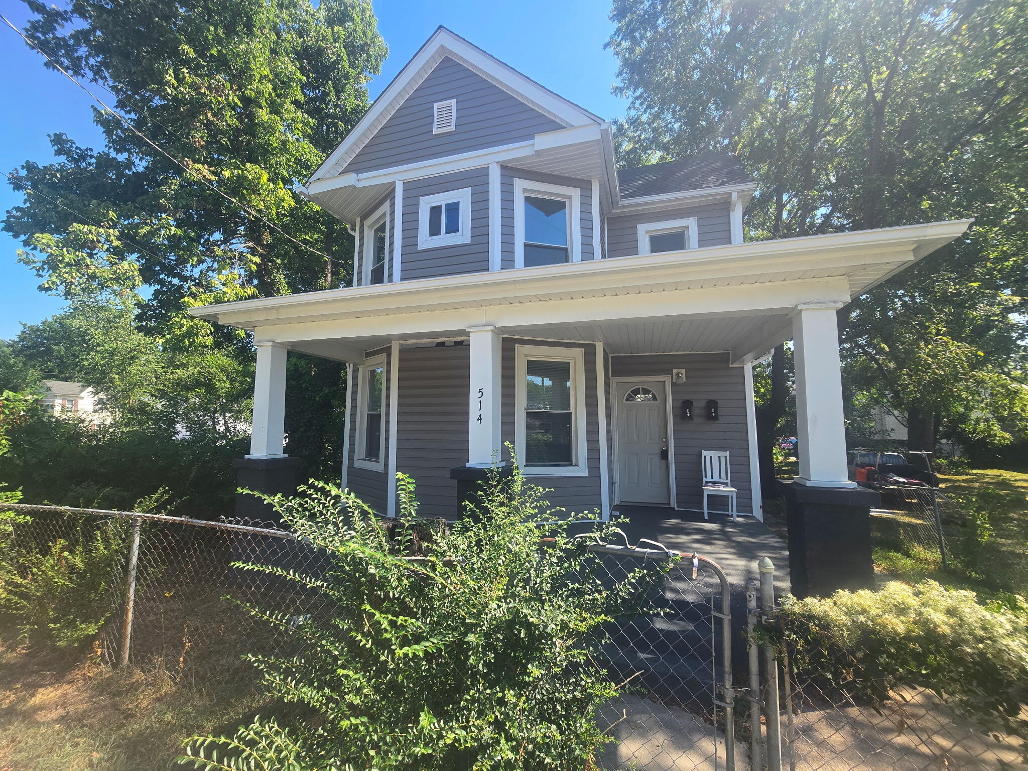 514 9th St SE B — photo