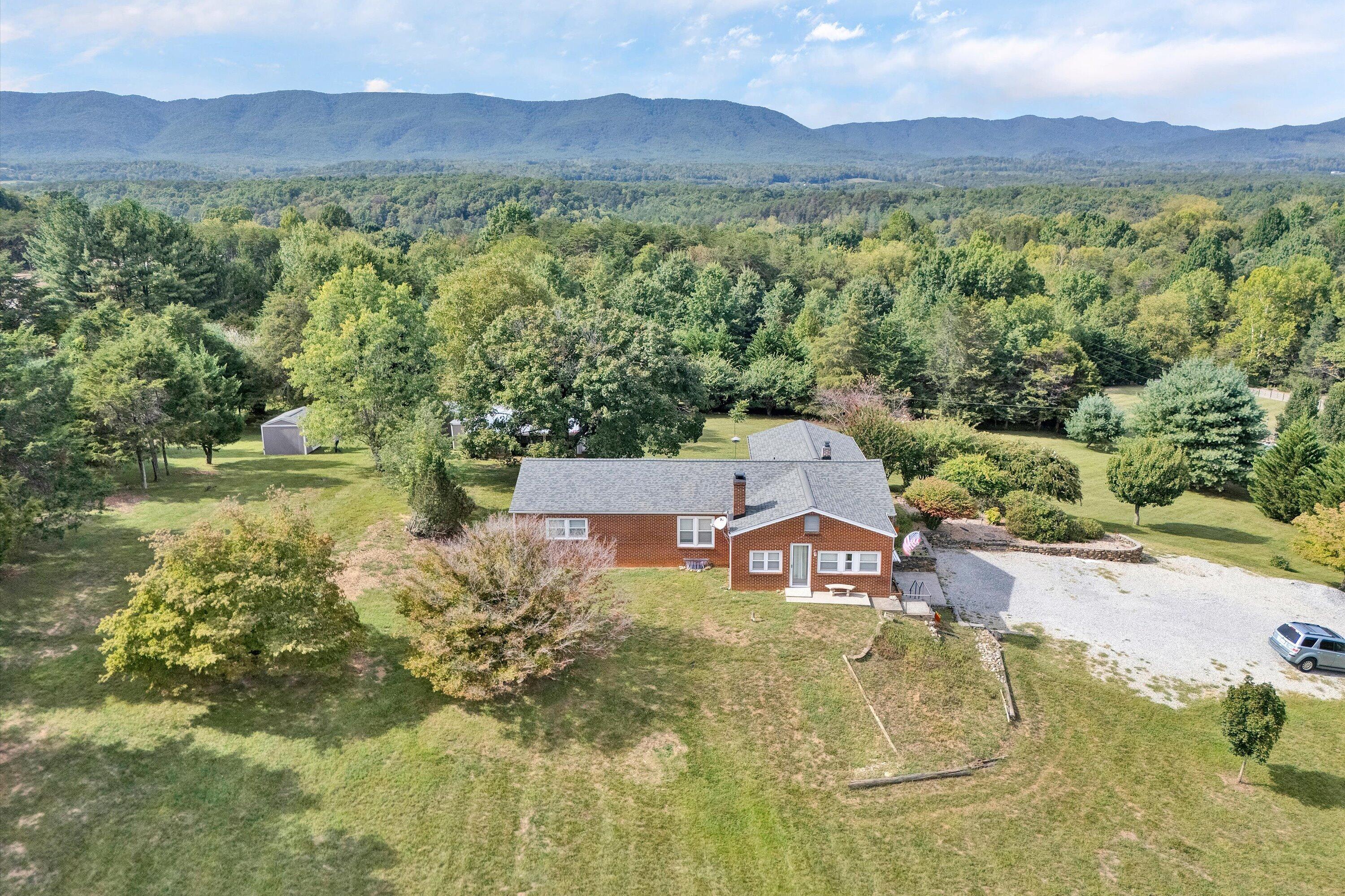 819 Sprinkle Rd — photo