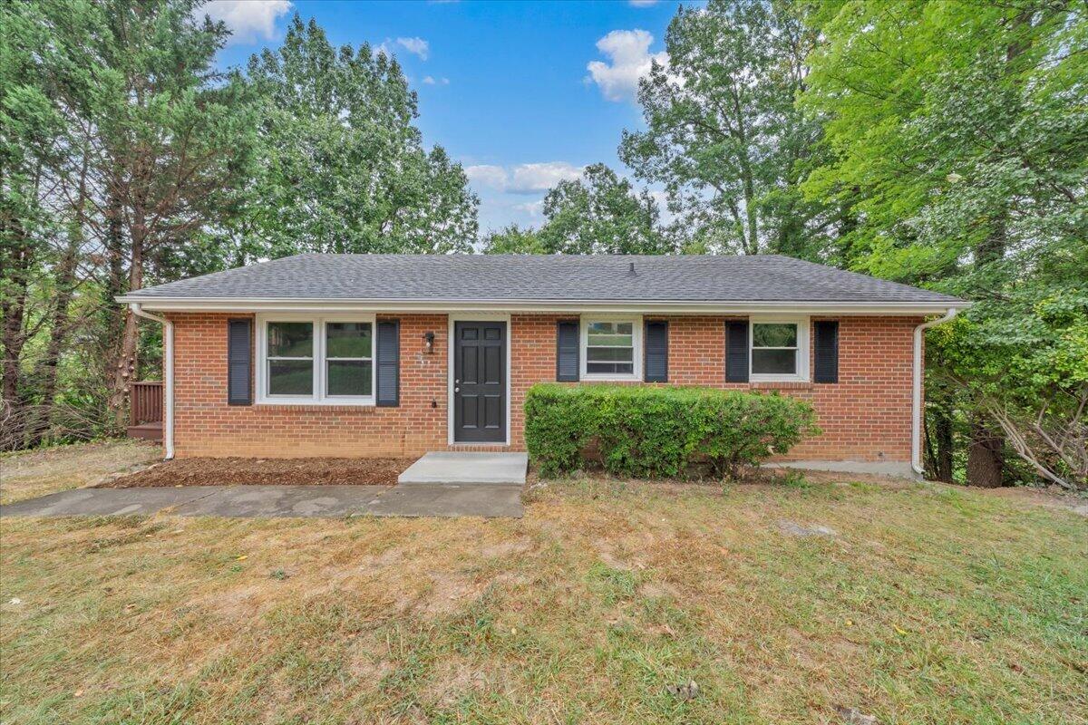 919 Glenn Ridge Rd NW — photo