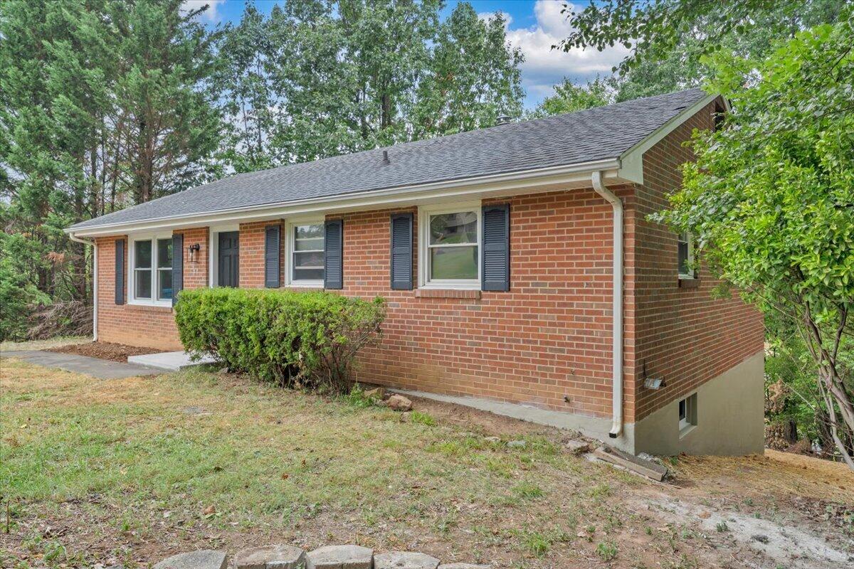 919 Glenn Ridge RD NW, Roanoke, VA 24017 — photo 2