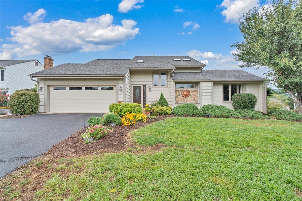 5547 Winesap Dr — photo