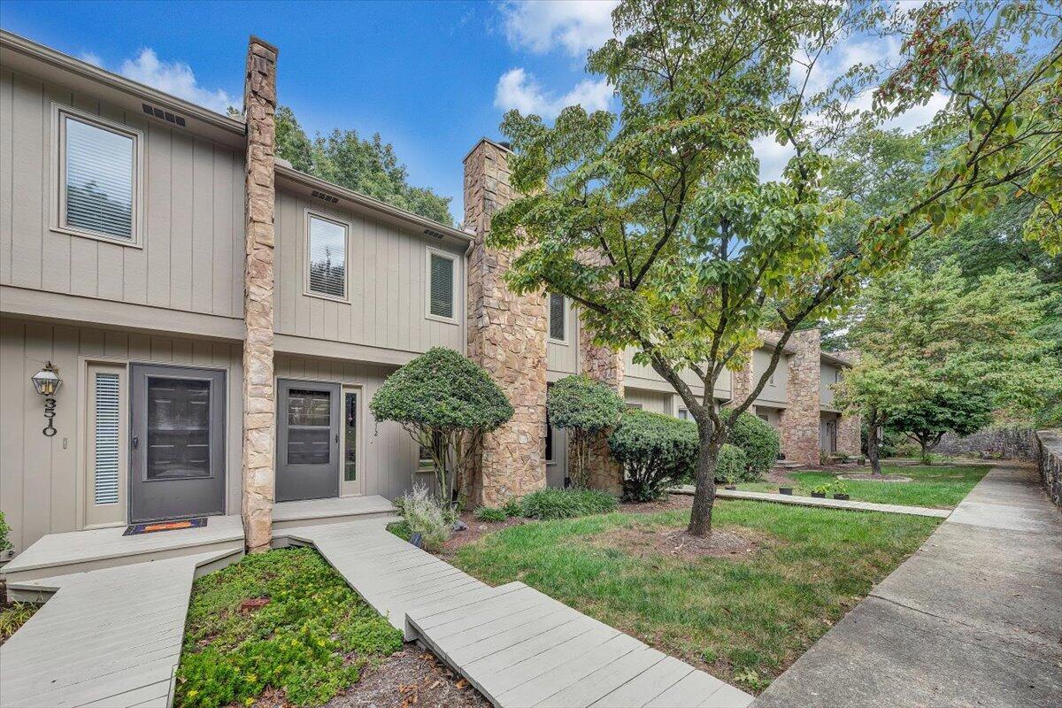 3512 Stonehenge Sq — photo