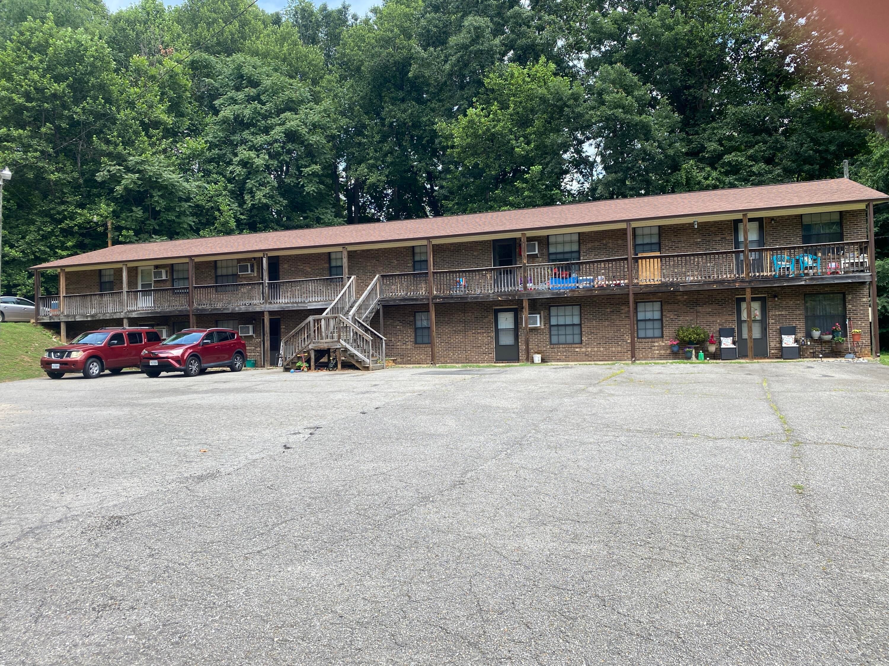 216 Hilltop Dr 8 — photo