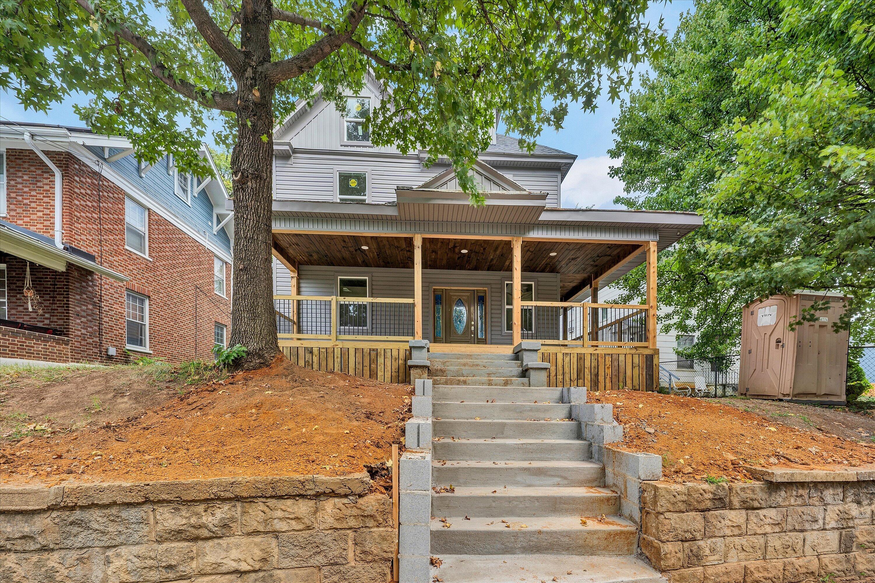 1205 Campbell Ave SW — photo