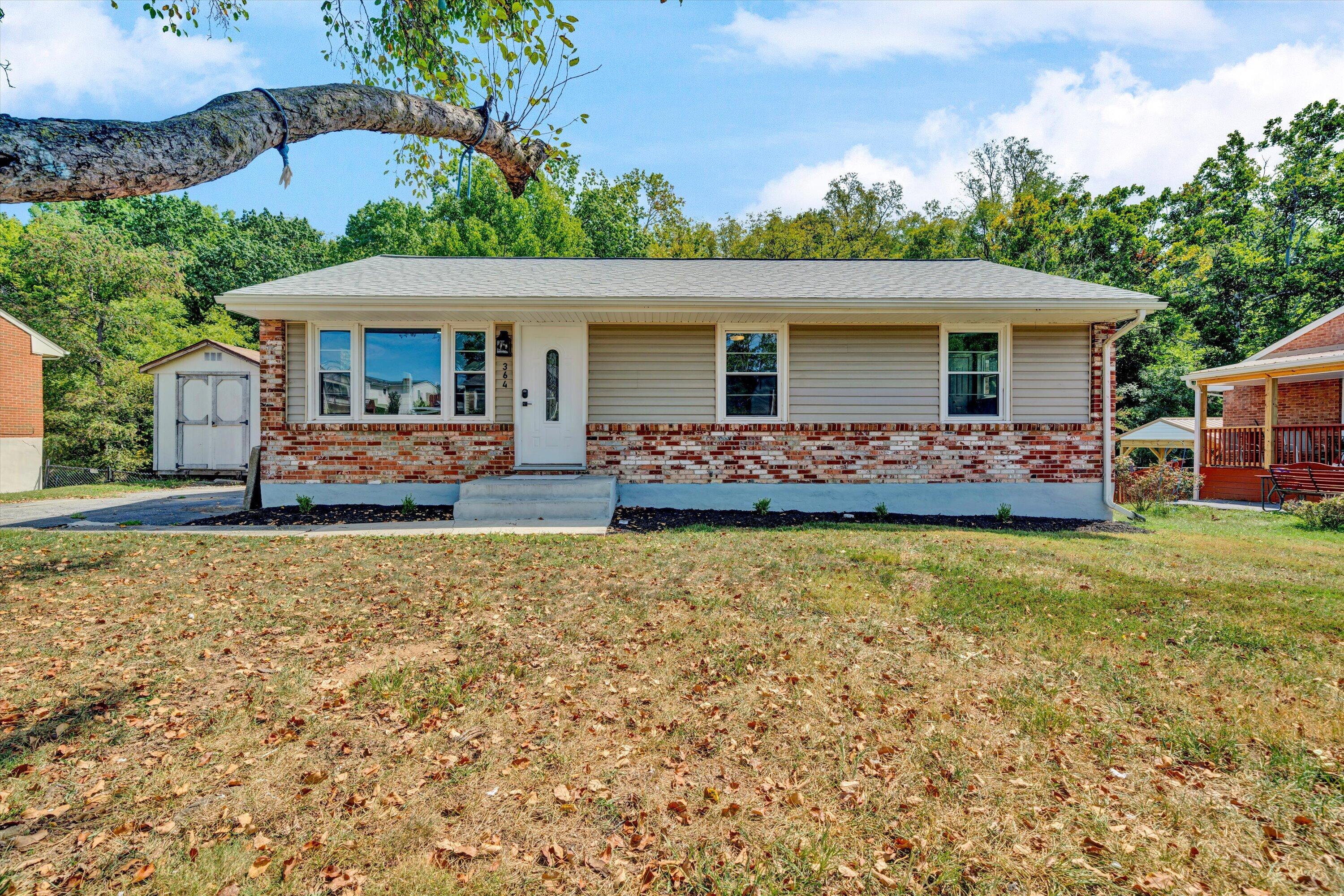 364 Clubhouse Dr — photo