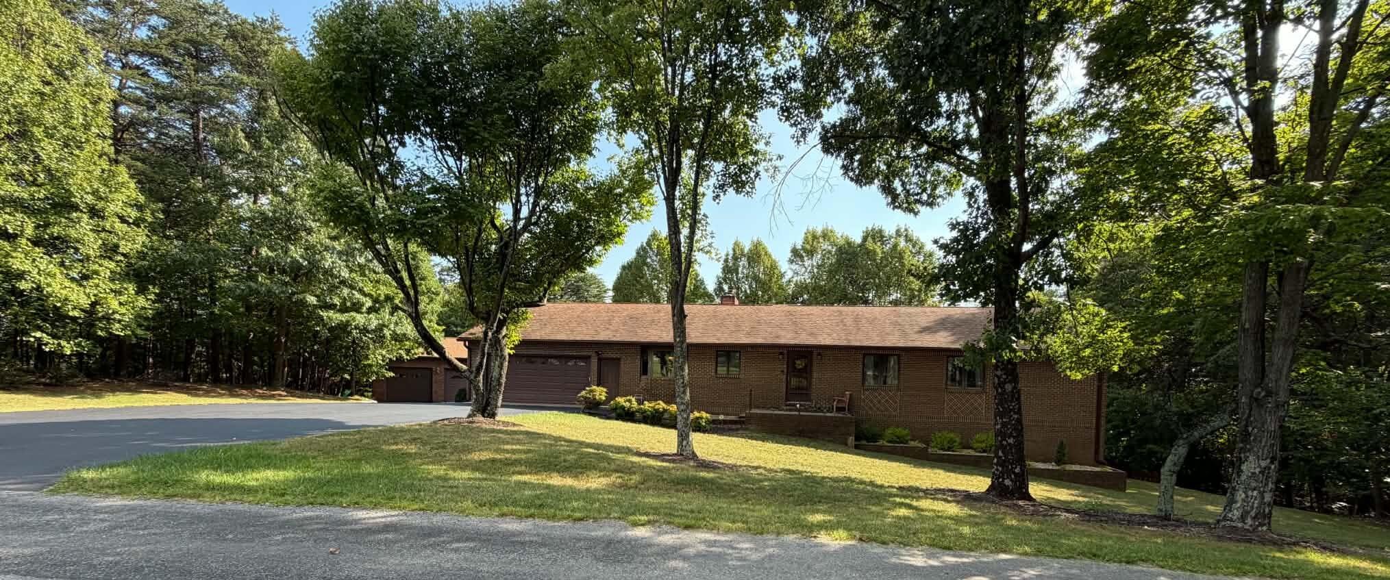 1116 Foothills Dr — photo