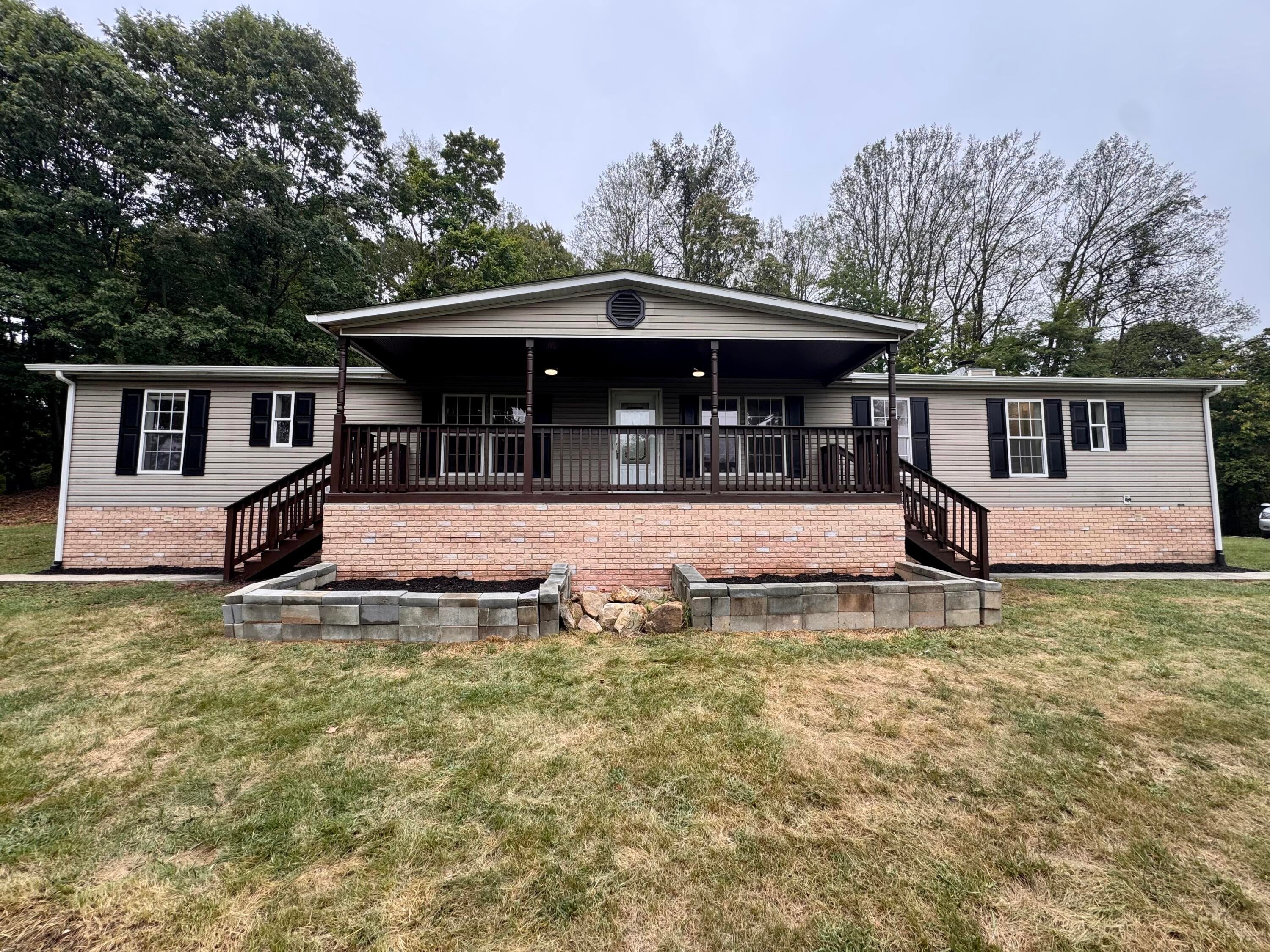103 Lookout Ridge Rd — photo
