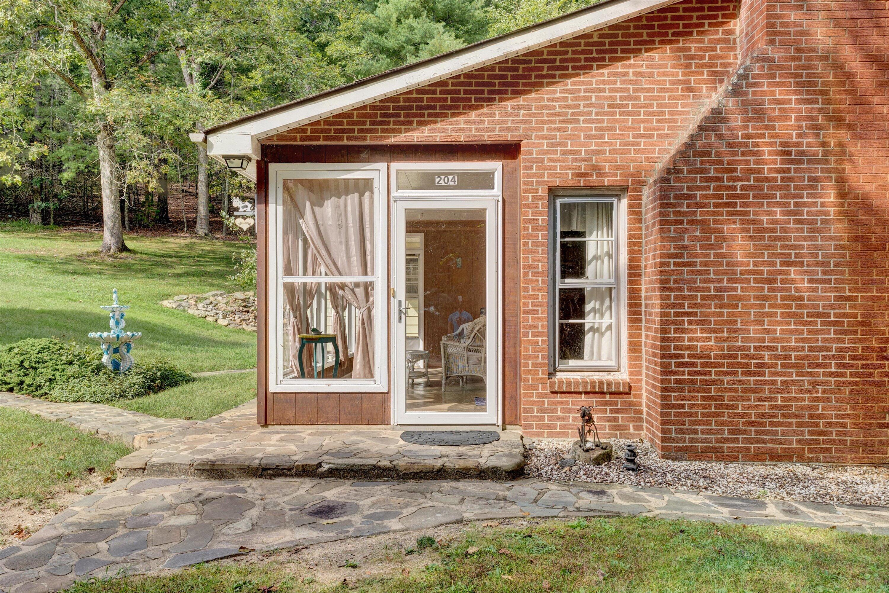 204 Boone RD, Covington, VA 24426 — photo 3