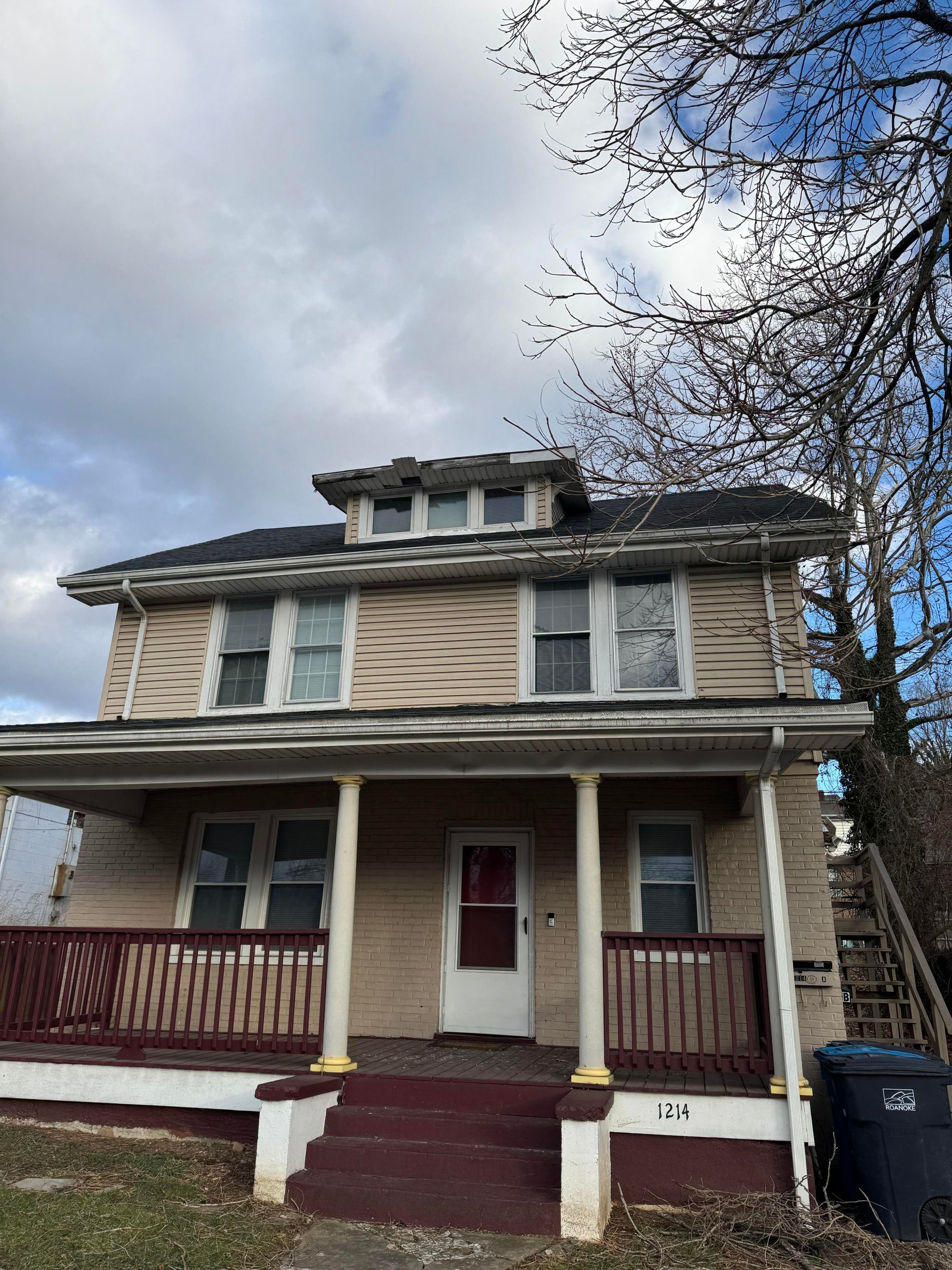 1214 Hamilton Ter SE Upper — photo