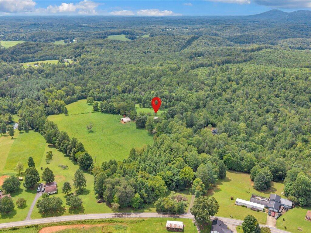 1185 County Line RD, Bassett, VA 24055 — photo 2