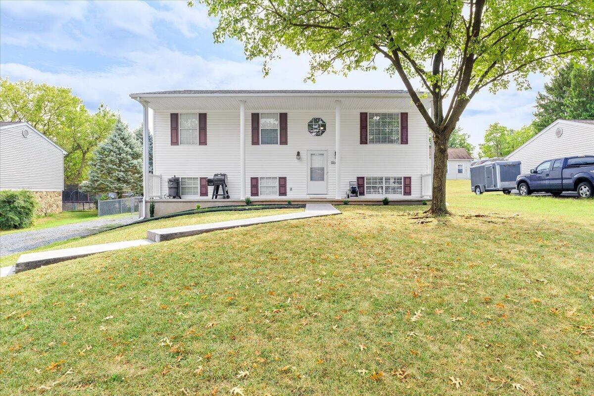 1210 Foxhill Dr — photo