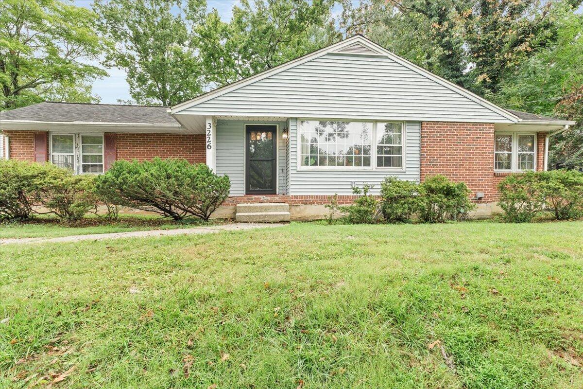 3226 Colonial Ave SW — photo
