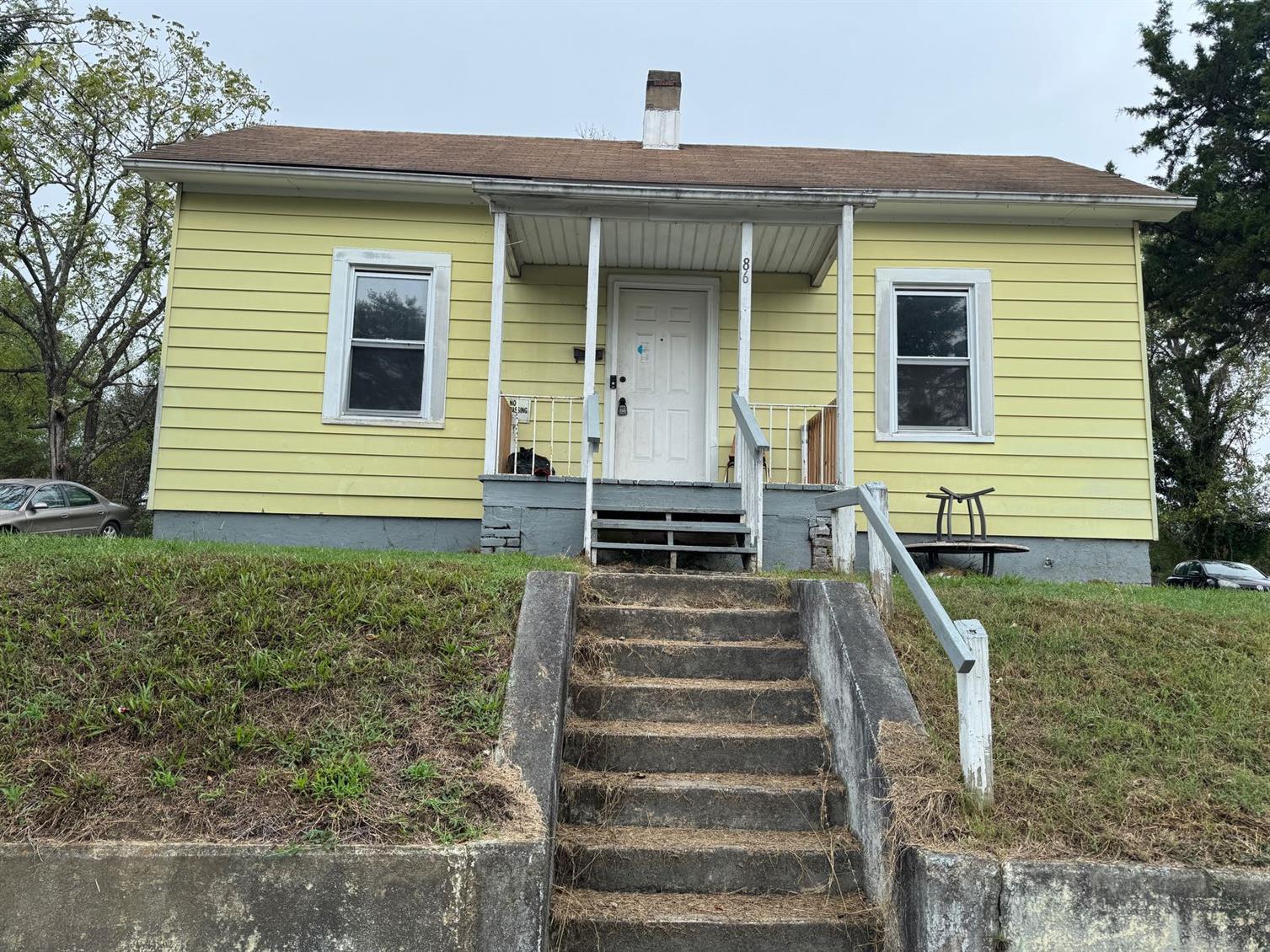 86 Stokesland Ave — photo