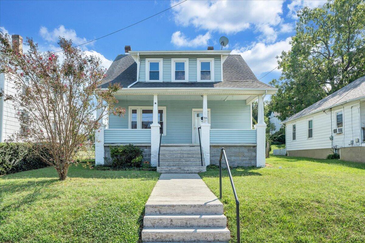 1106 Mercer Ave NW — photo