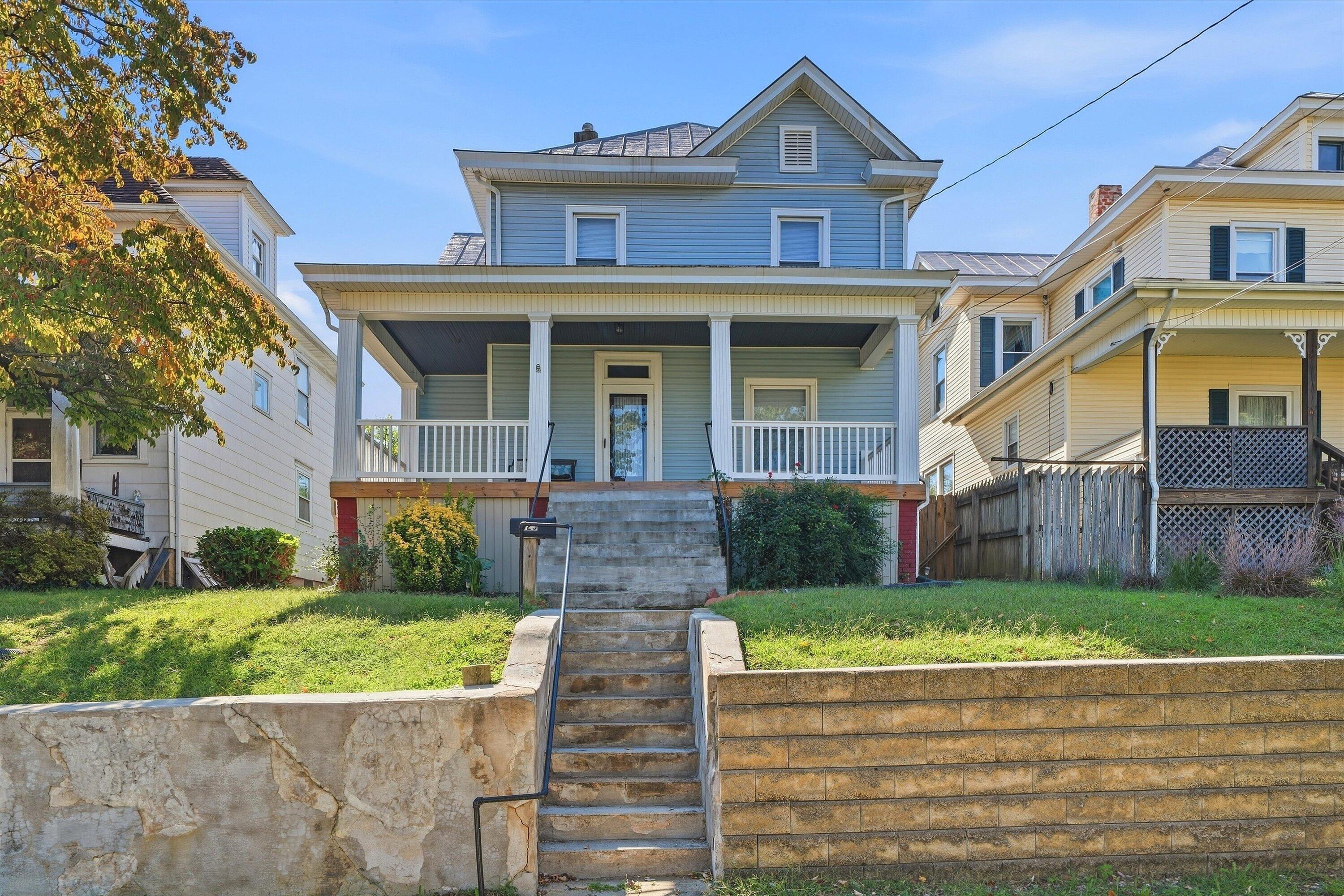 625 Elm Ave SE — photo