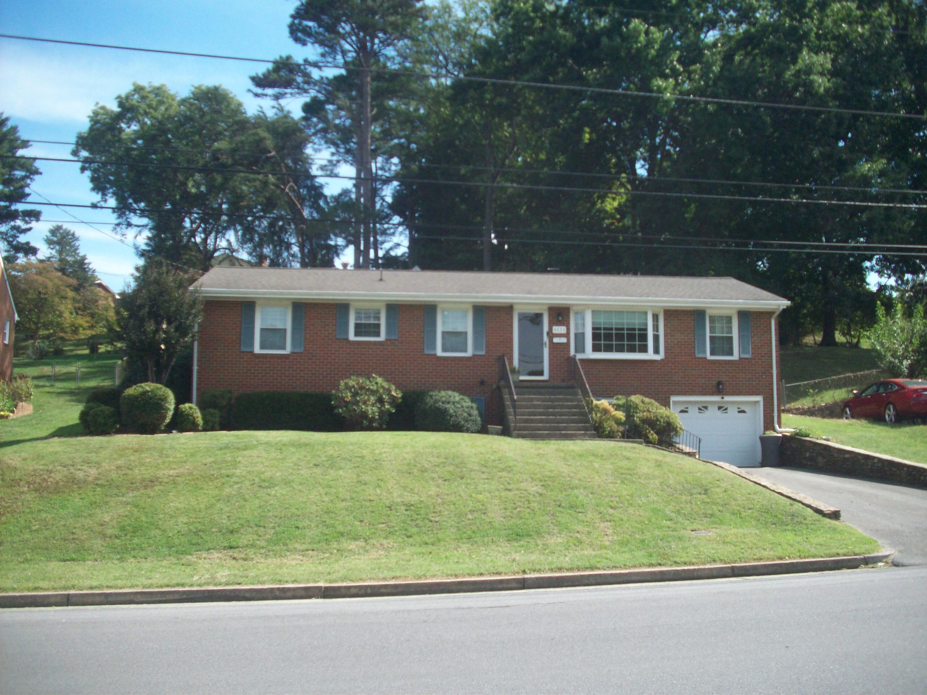 4539 Oakland Blvd NW — photo