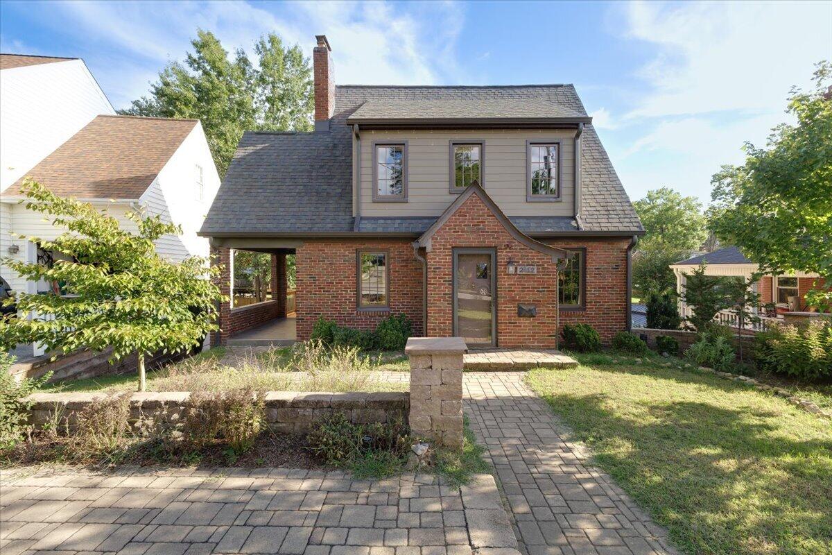 2412 Alberta Ave SW — photo