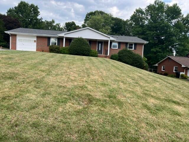 6727 Northway Dr — photo