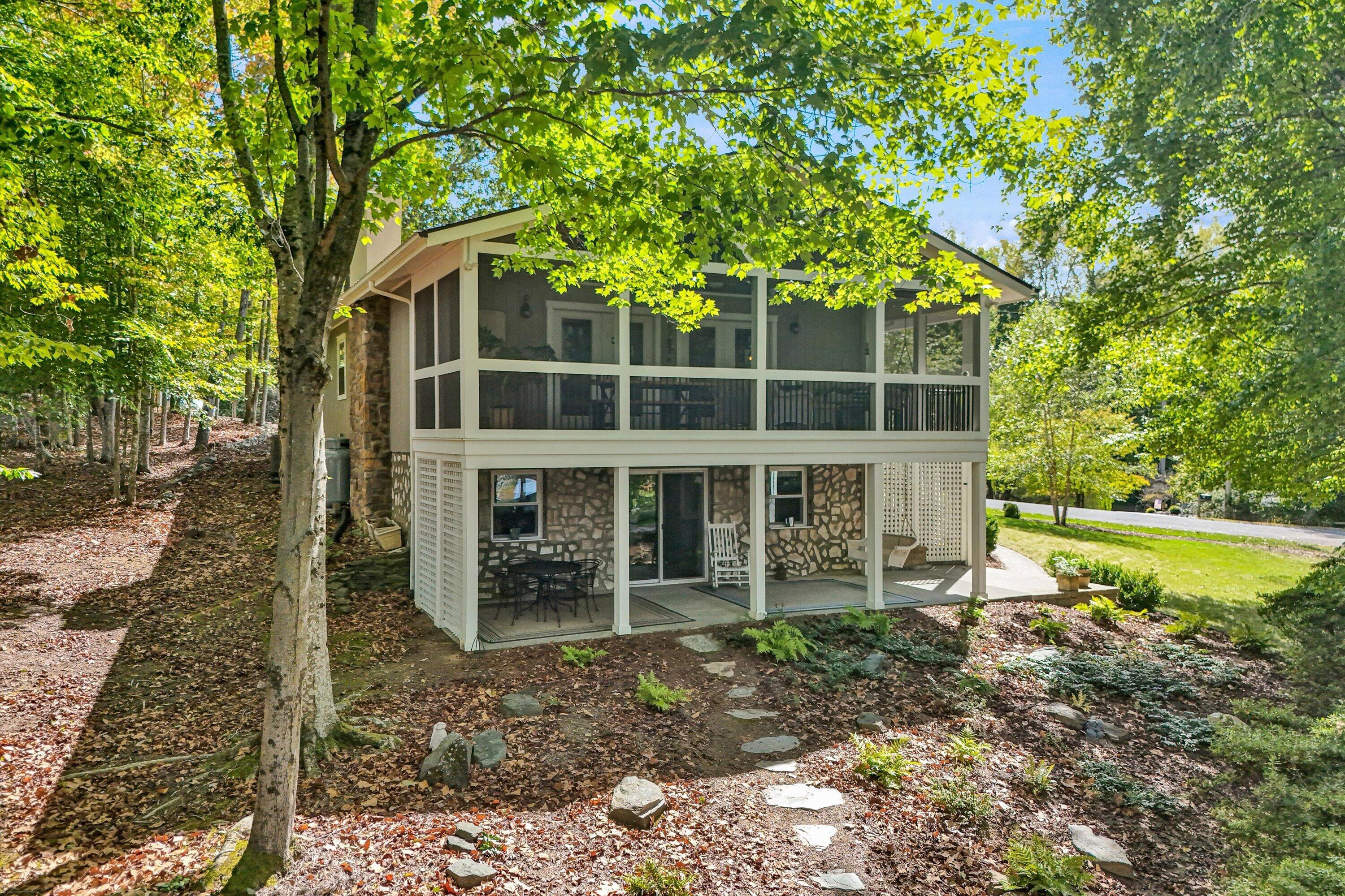 58 Viking Ct — photo