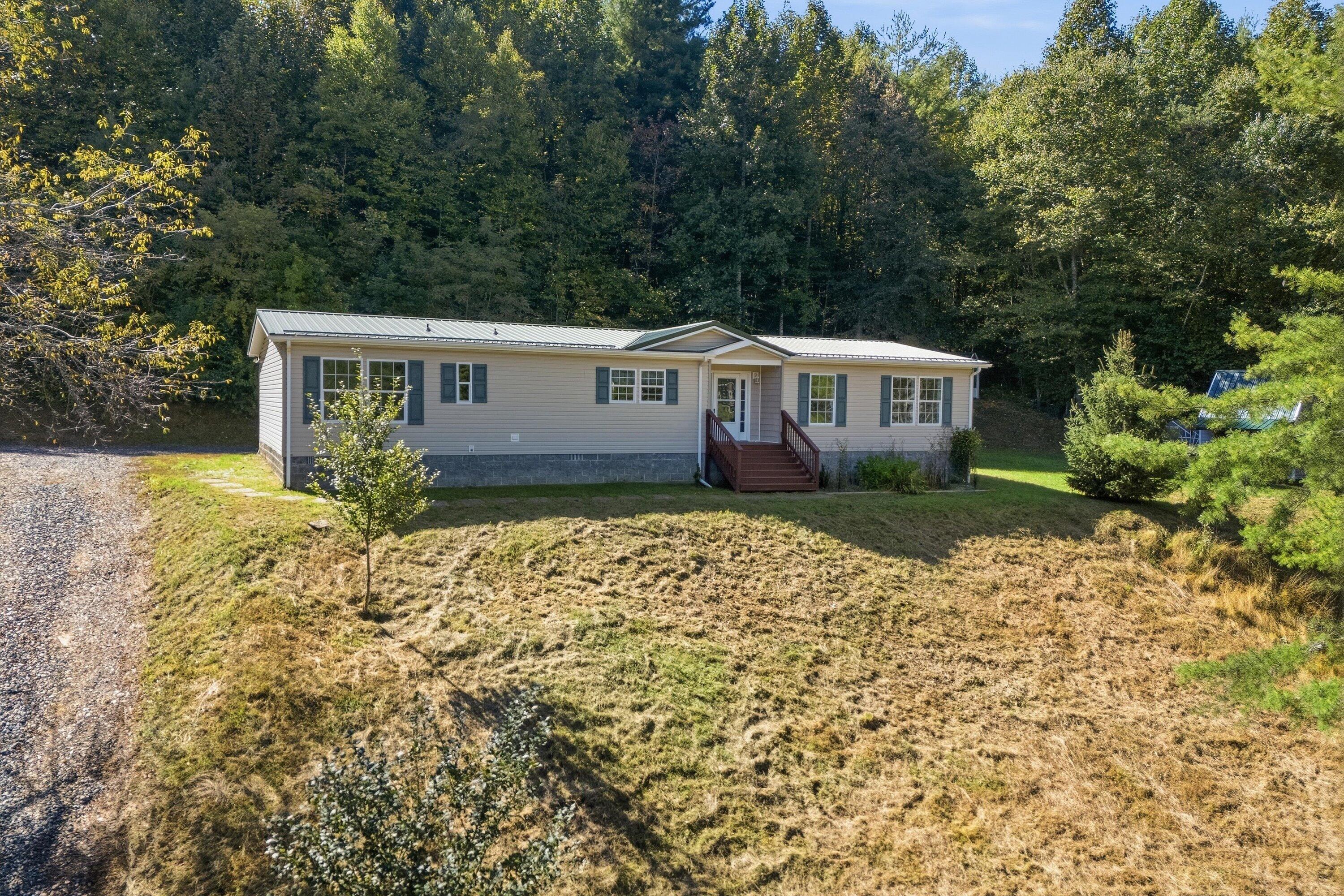9043 Copper Hill Rd NE — photo