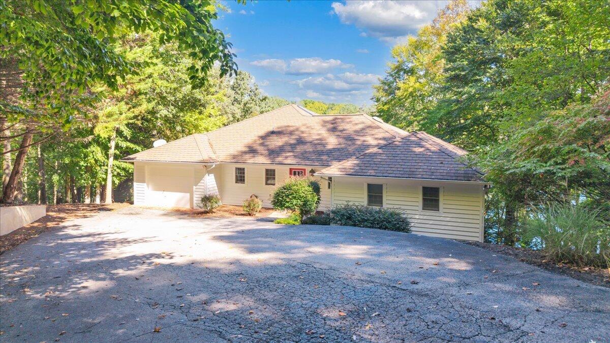 Home in Wirtz, VA 24184 — photo 2