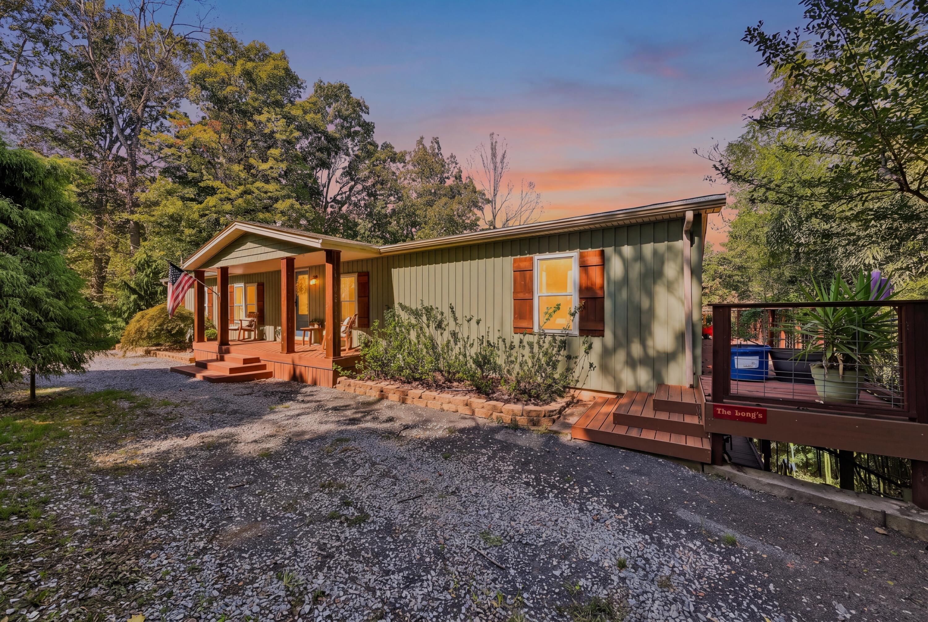 111 Deerhill Rd — photo