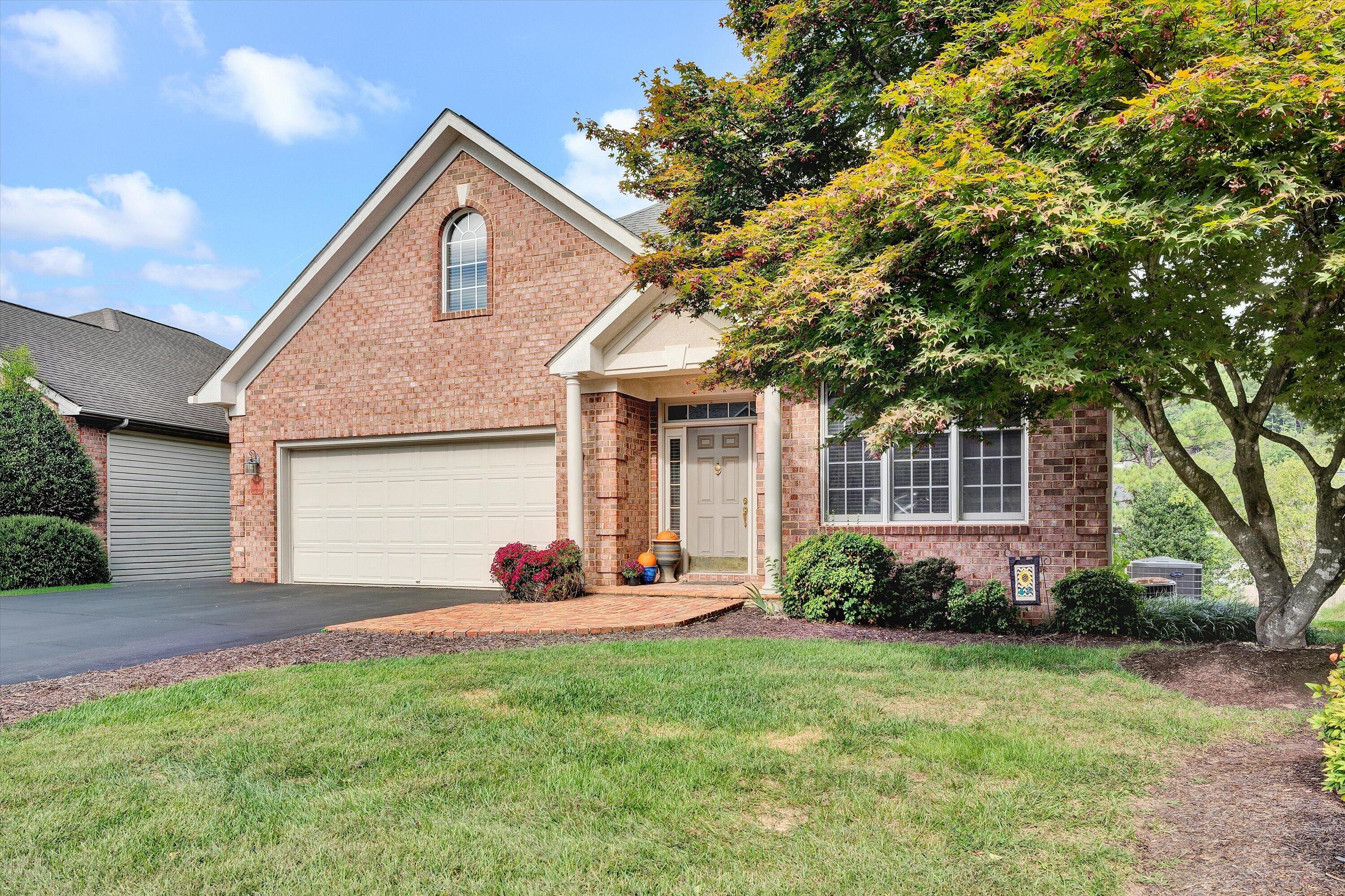 4045 Parkway Place Dr — photo