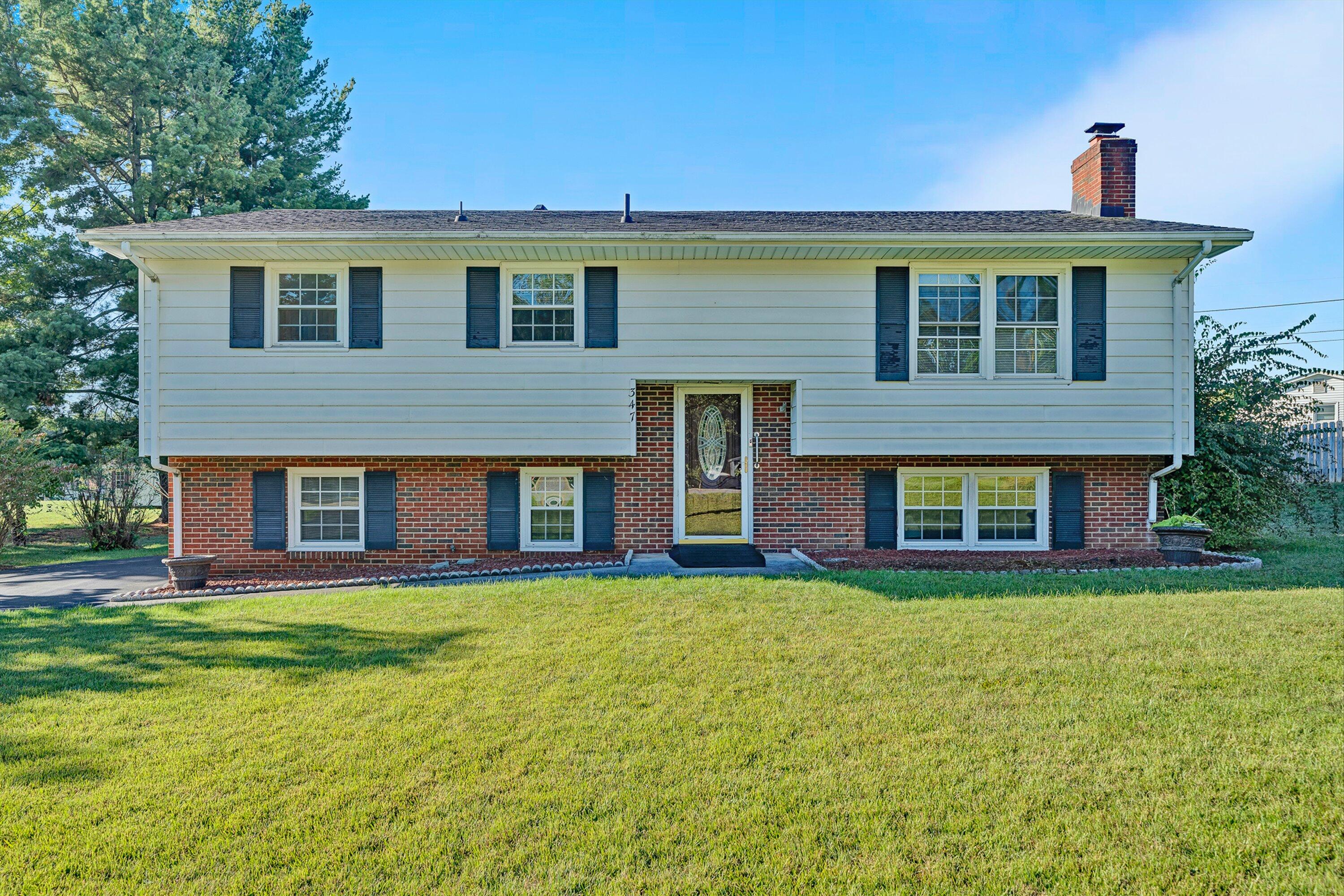 347 Howard Dr — photo