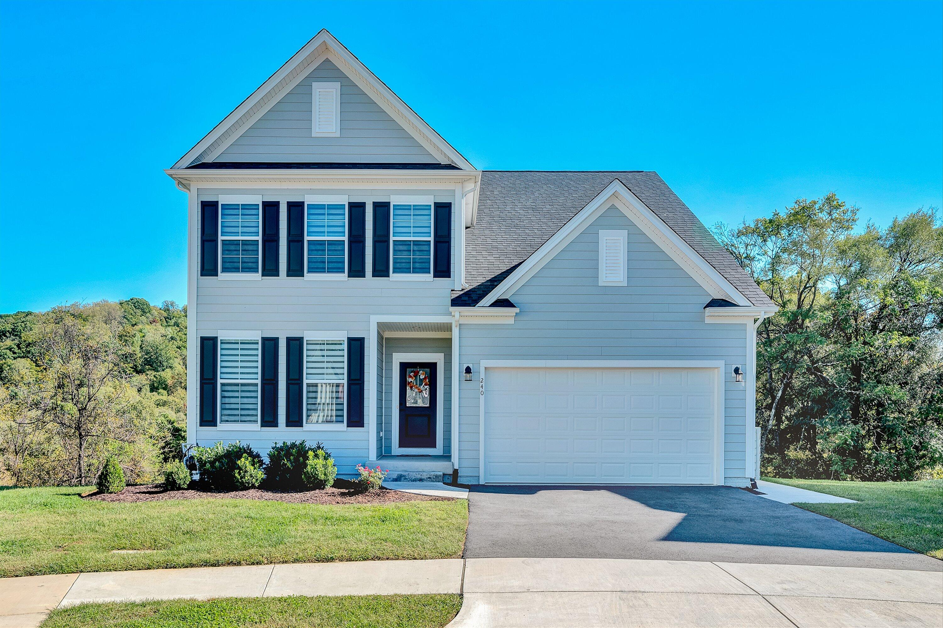 240 Georgia Ct NE — photo