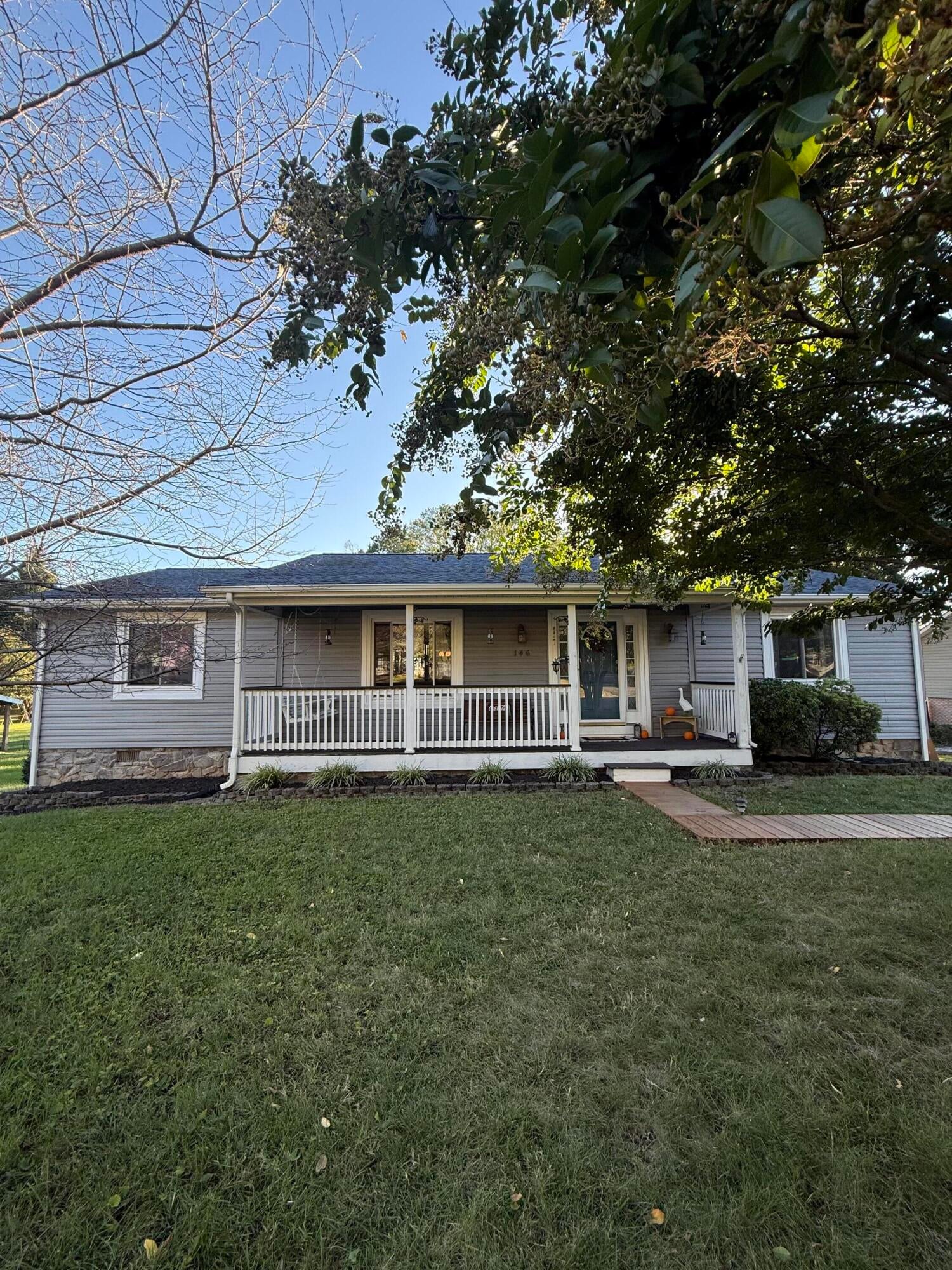 146 Spring Grove Dr — photo