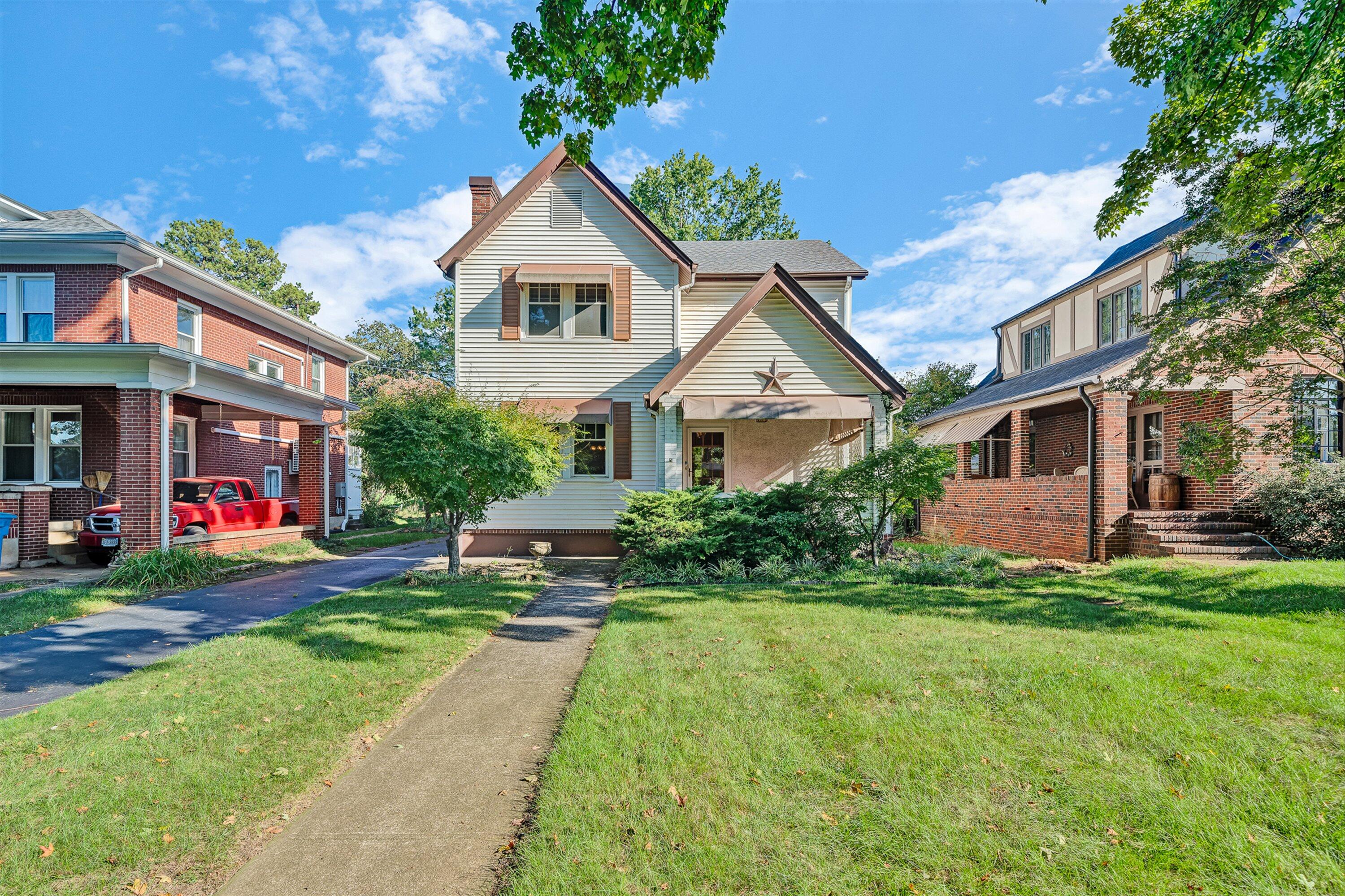 2315 Maiden Ln SW — photo