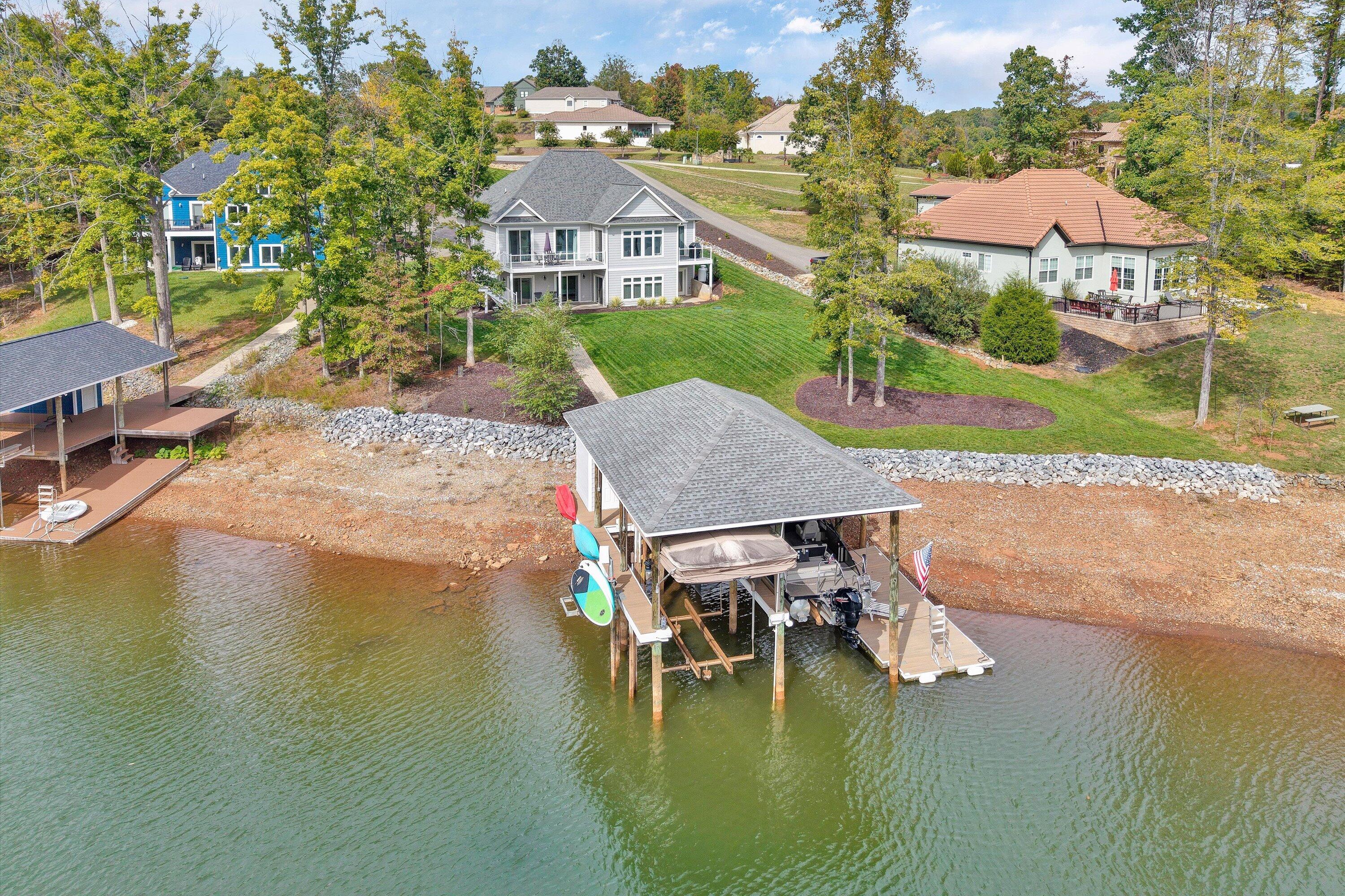 324 Blue Heron Rd — photo