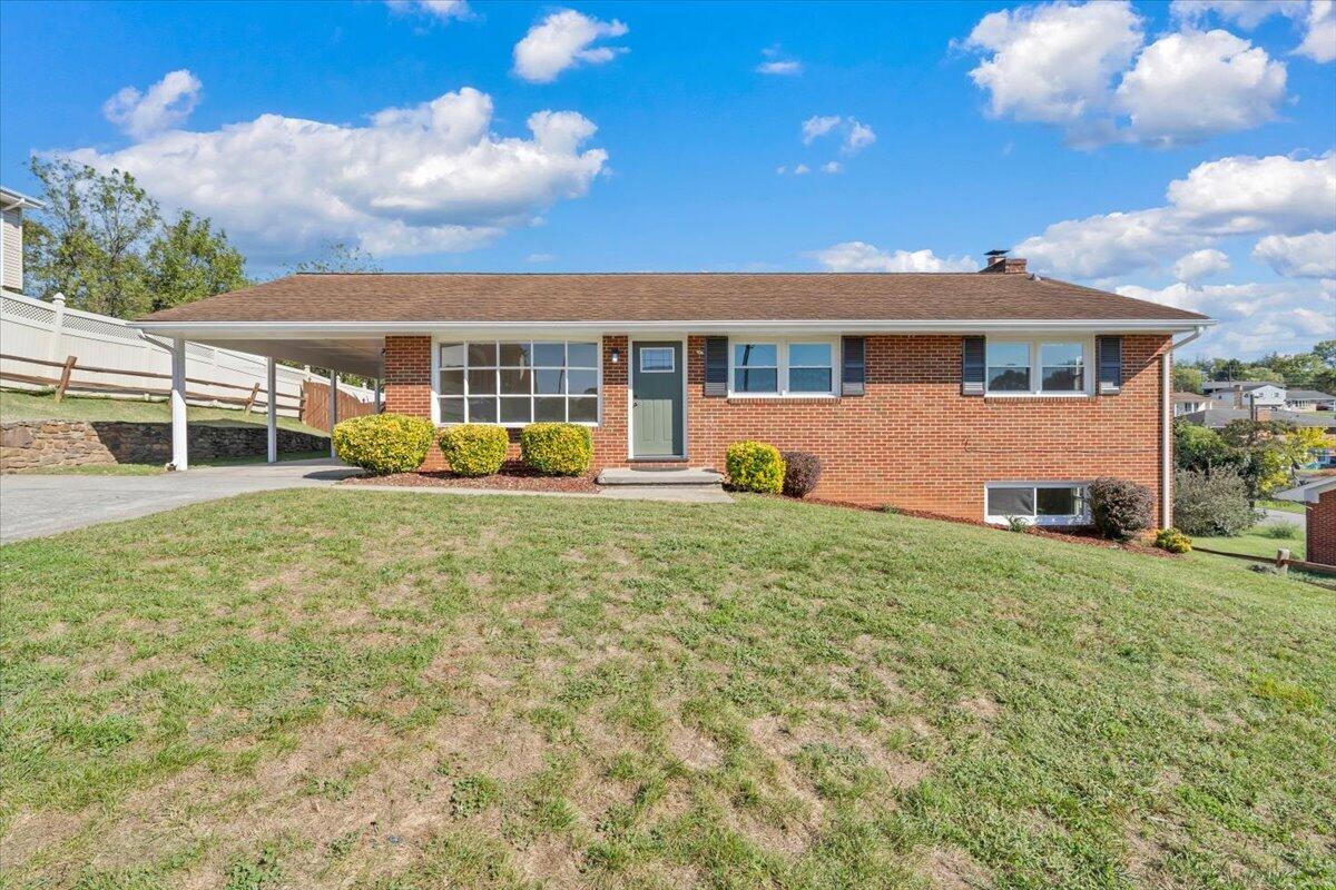 1707 Angus Rd NW — photo