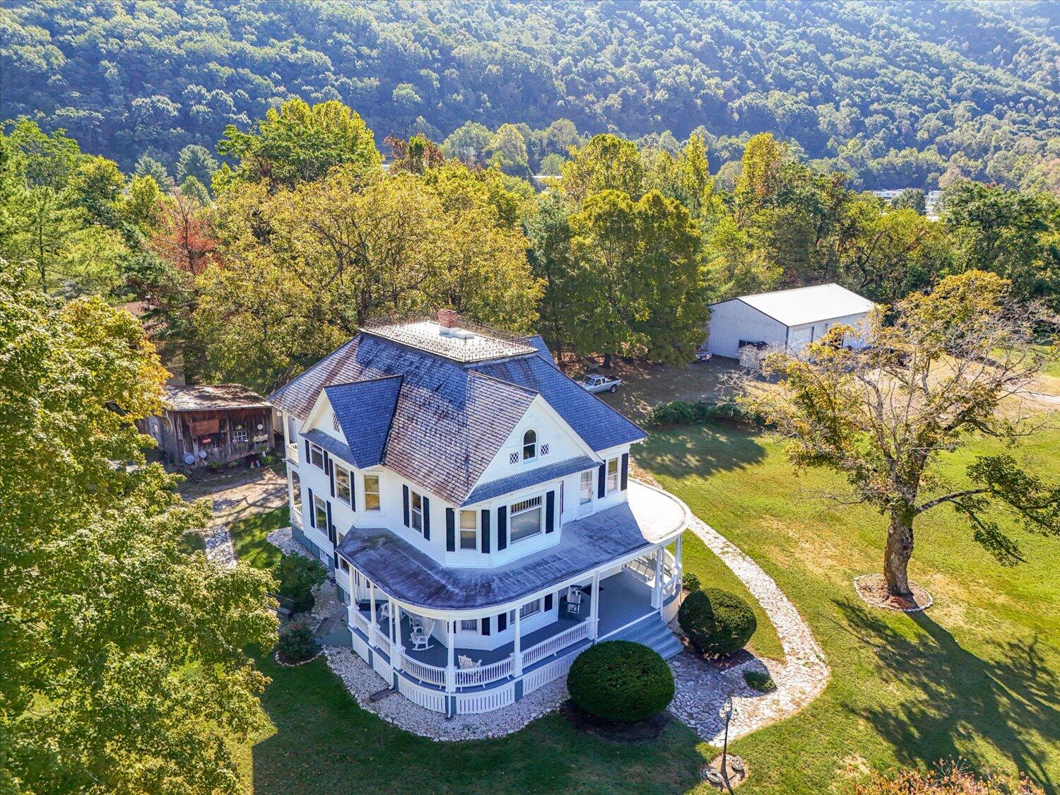 7805 Roanoke Rd — photo
