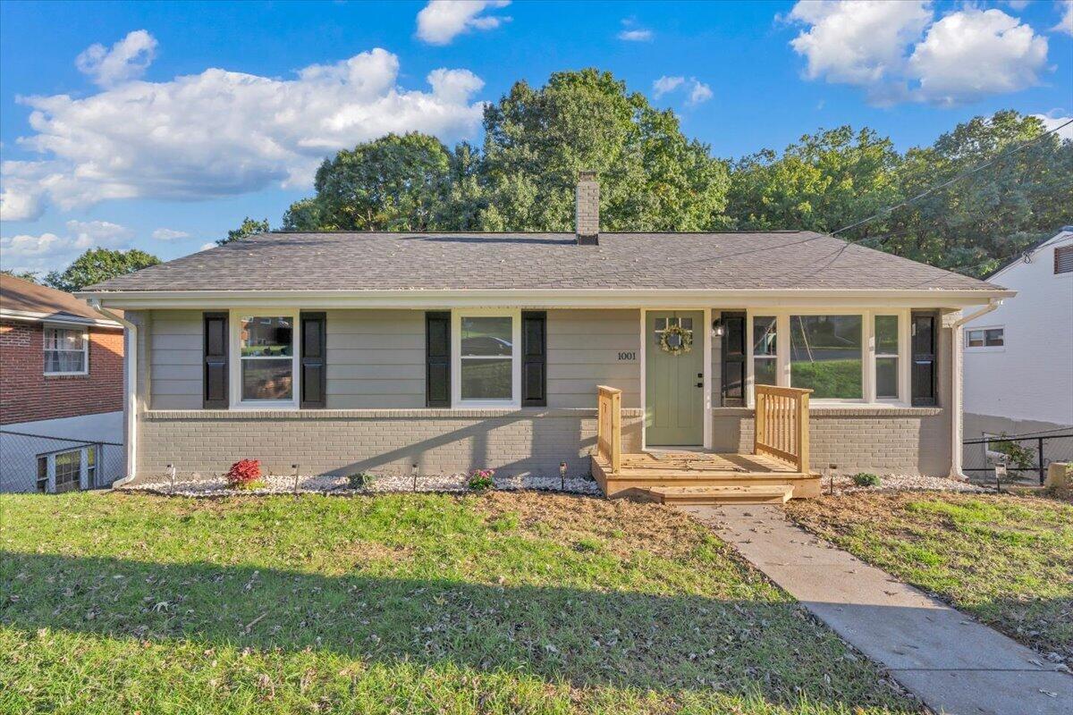 1001 Hartsook Blvd SE — photo