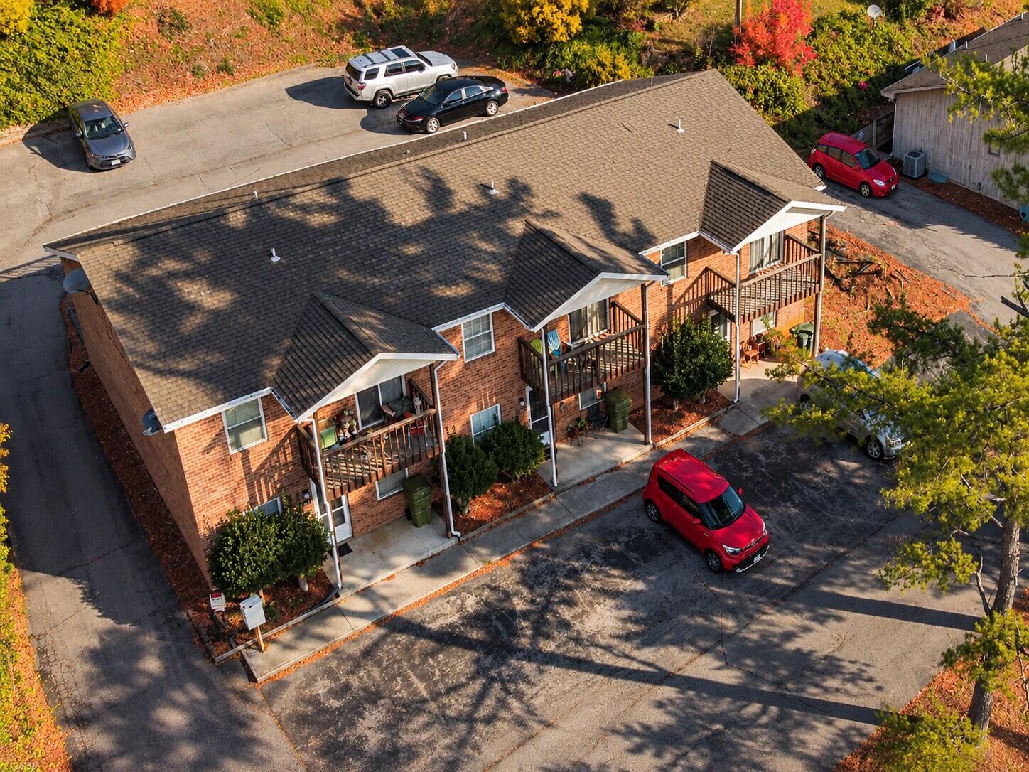 811 Roanoke Blvd — photo