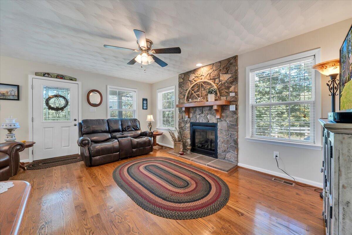 2846 Pendleton RD, Thaxton, VA 24174 — photo 3