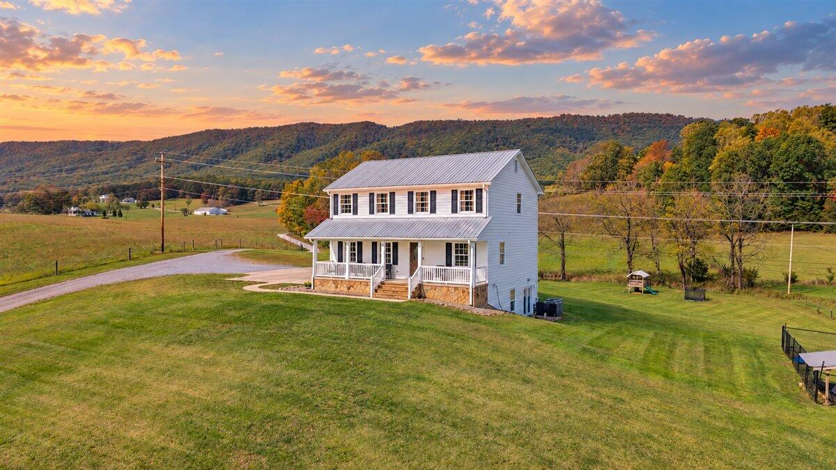 3940 Little Catawba Creek Rd — photo