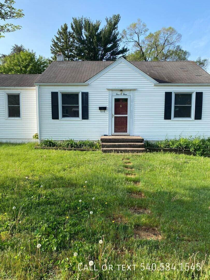 303 Troy Ave NE — photo
