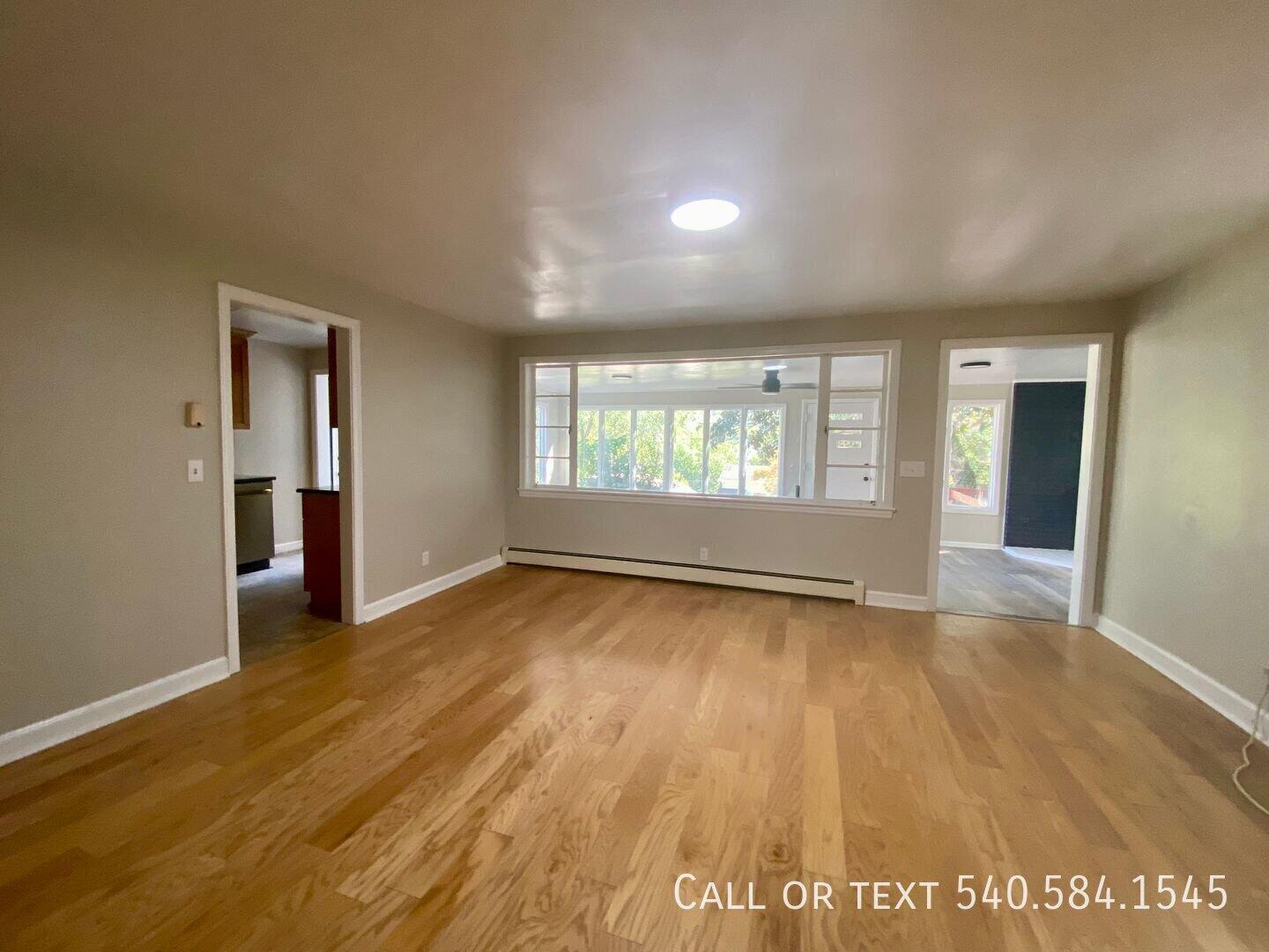 2314 Wycliffe Ave SW C — photo