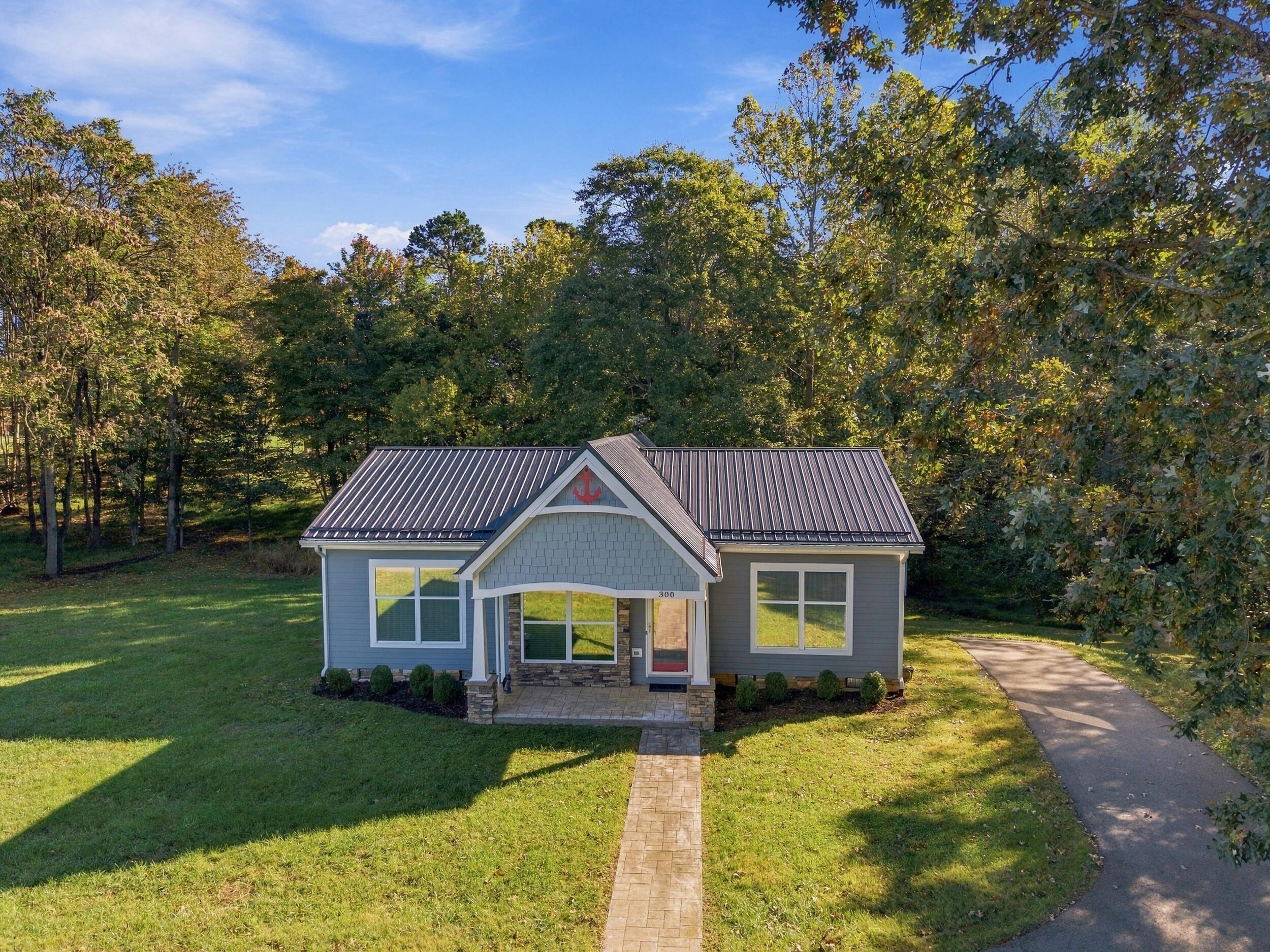 300 Belle Isle Dr — photo