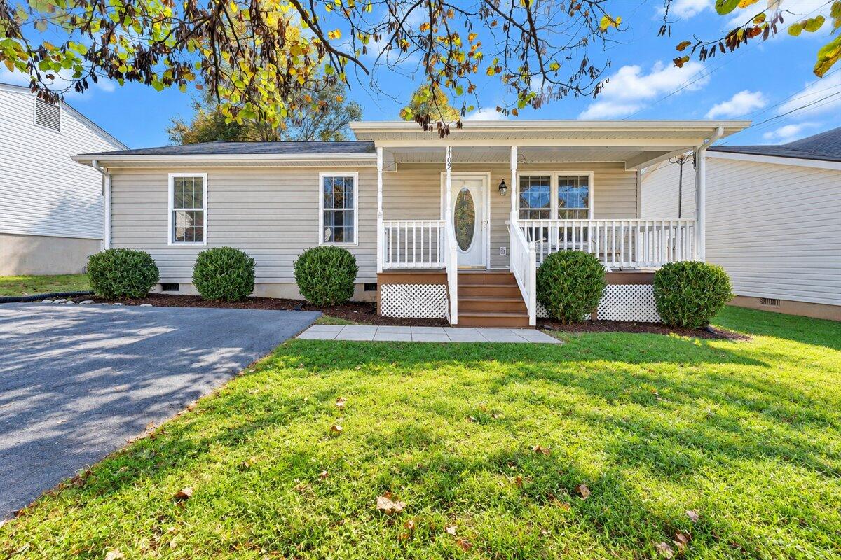 1709 Gordon Ave SE — photo